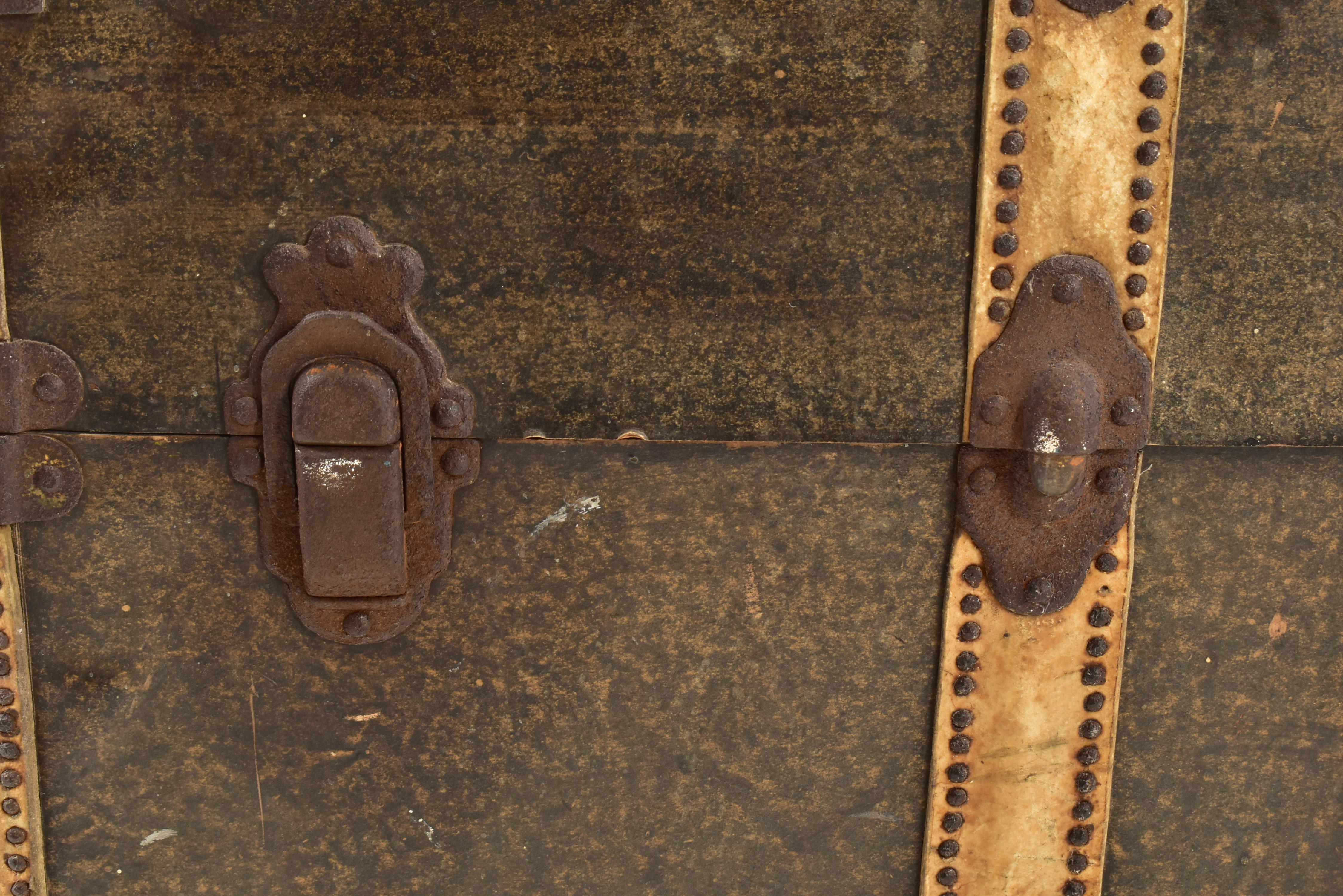 CROSS, LONDON - EARLY 20TH CENTURY LEATHER STEAMER TRUNK - Image 3 of 8