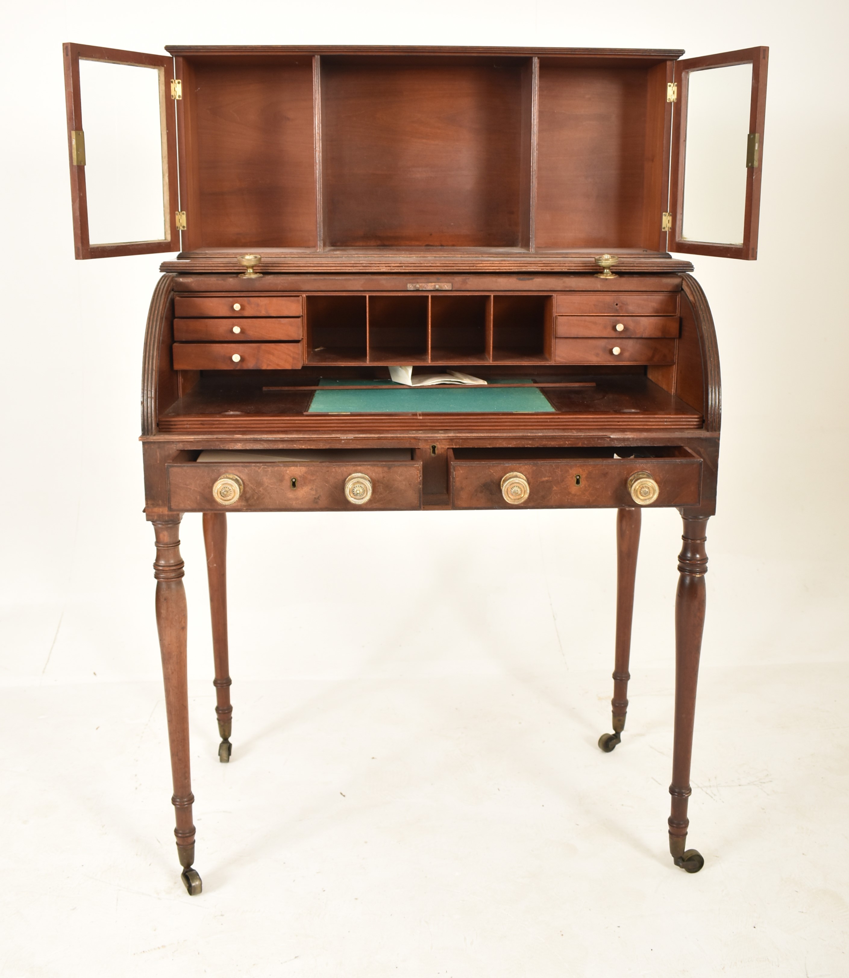 19TH CENTURY VICTORIAN MAHOGANY CYLINDER BUREAU DESK - Image 2 of 5