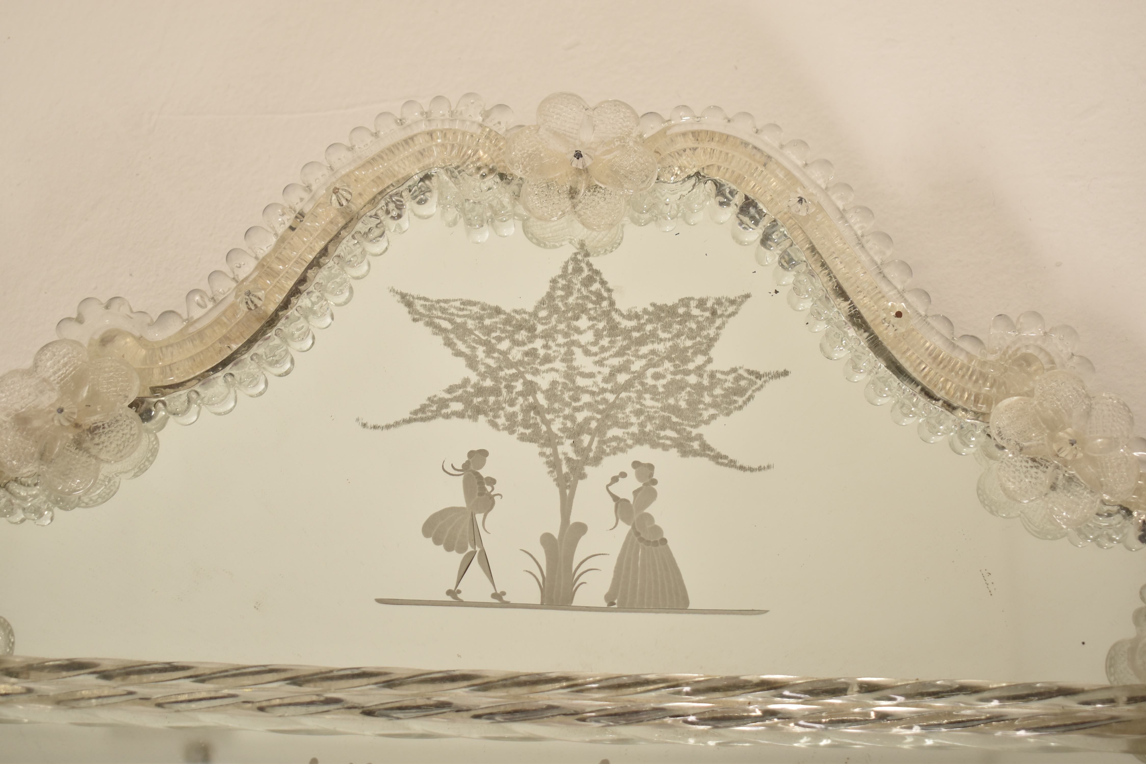 VENETIAN PALAZZO ETCHED GLASS WALL HANGING MIRROR - Image 3 of 5