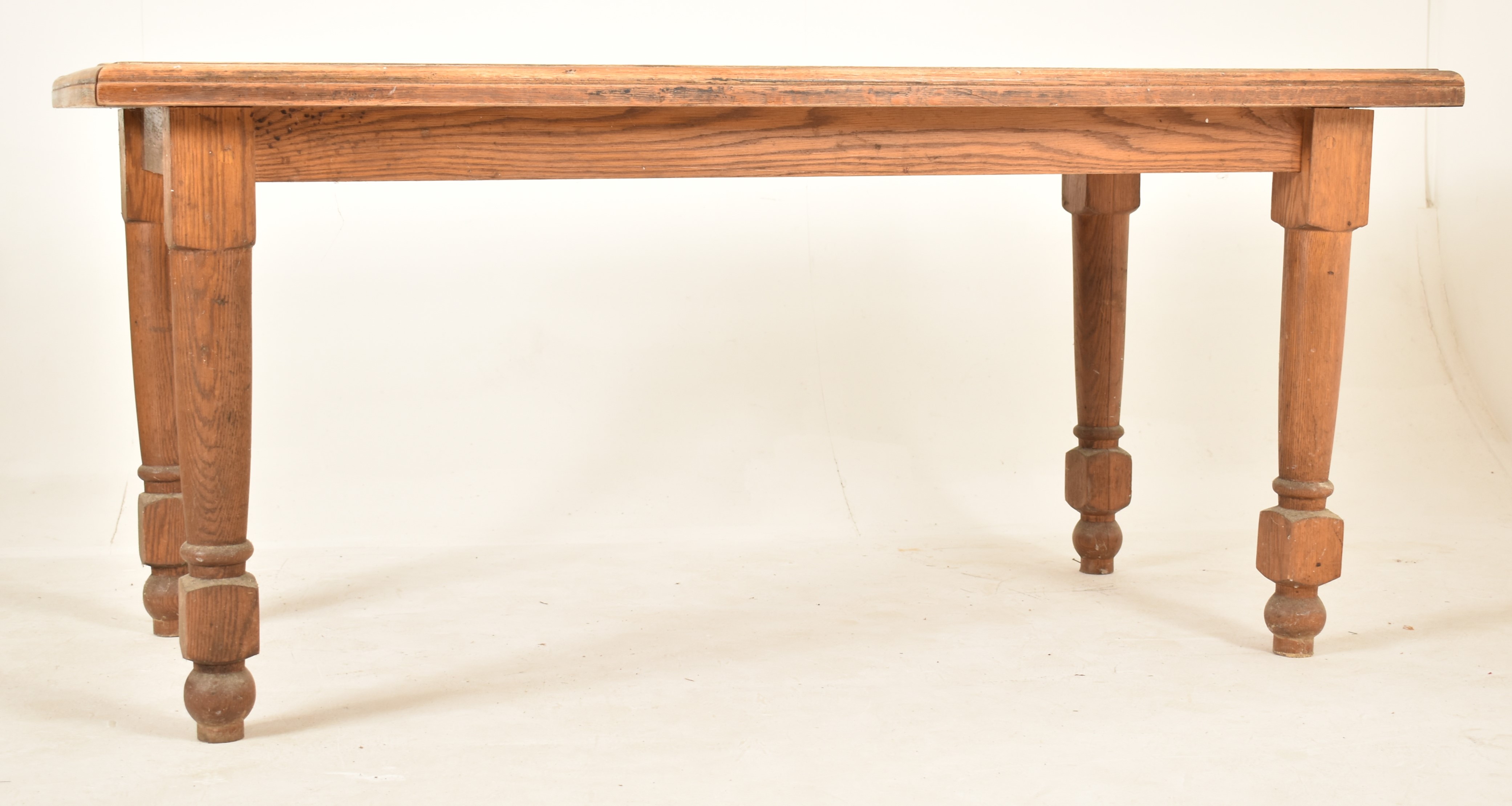 EARLY 20TH CENTURY OAK REFECTORY DINING TABLE - Image 5 of 5