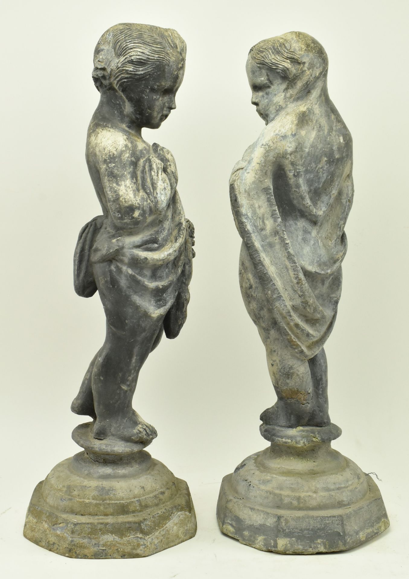 TWO CLASSICAL INSPIRED LEAD GARDEN SCULPTURES BY H. CROWTHER - Bild 2 aus 7