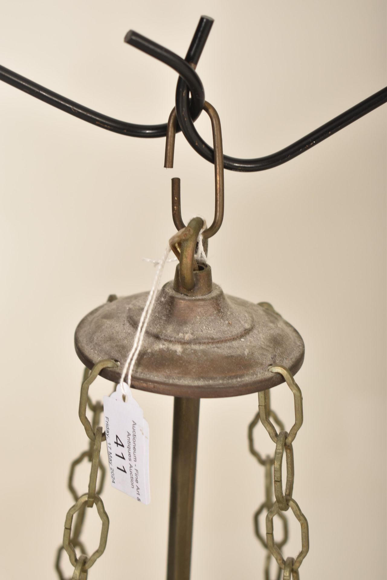 ART DECO INSPIRED METAL & GLASS ROD FOUR ARM CHANDELIER - Image 5 of 6