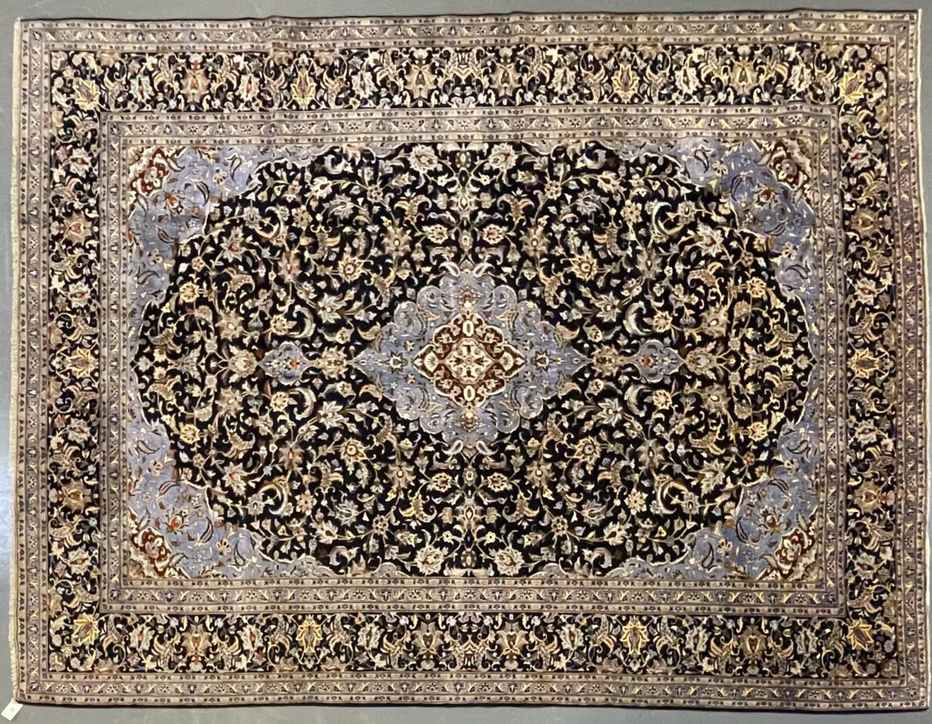 LARGE EARLY 20TH CENTURY CENTRAL PERSIAN KASHAN CARPET RUG