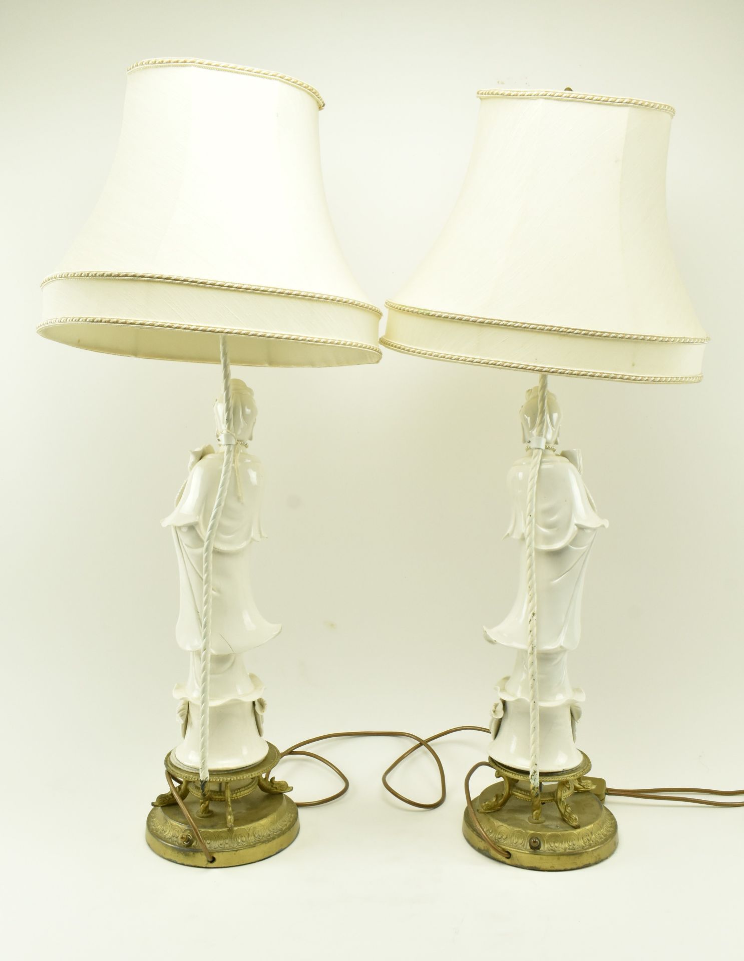 PAIR OF CHINESE REPUBLIC PERIOD BLANC DE CHINE GUANYIN LAMPS - Image 8 of 9