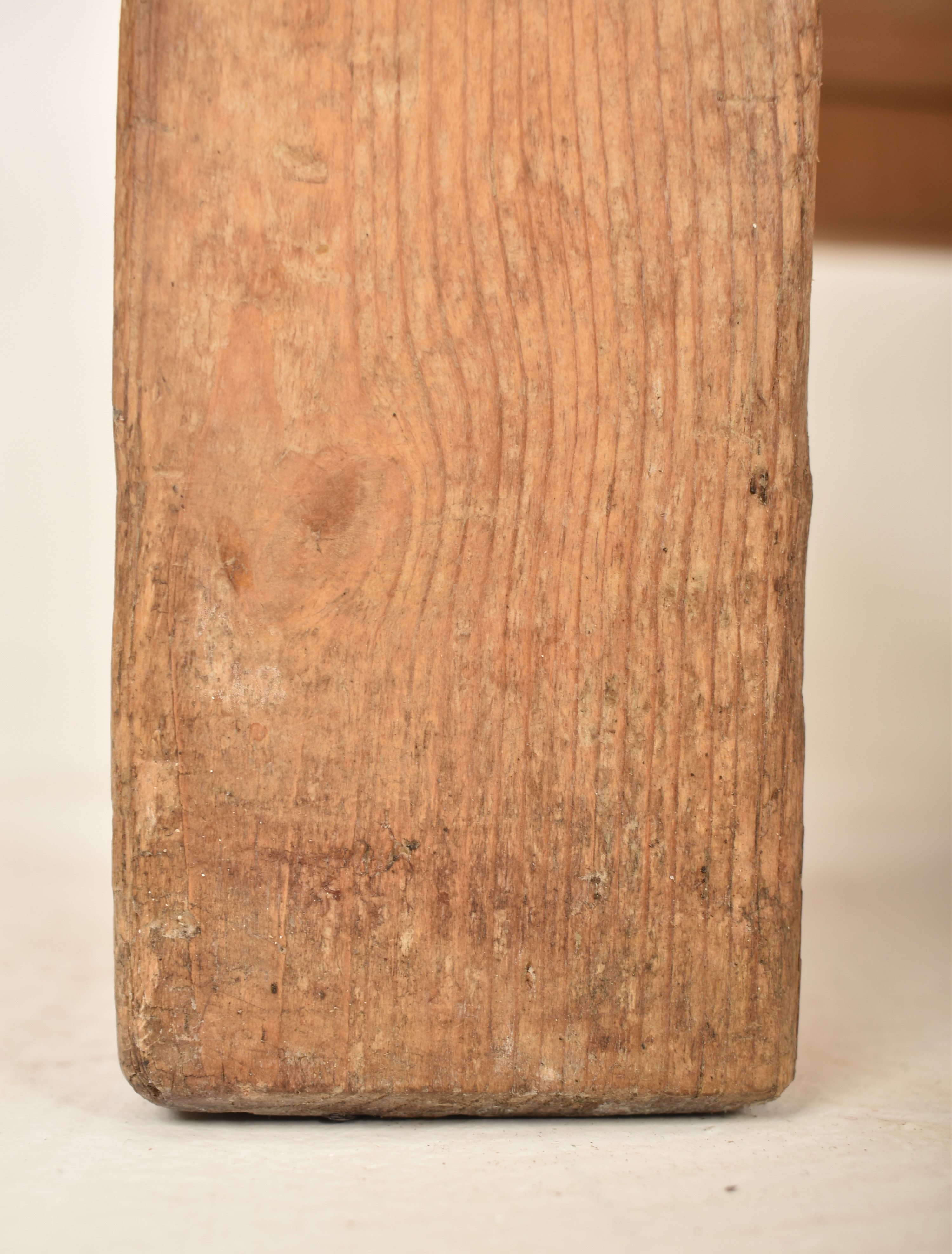 20TH CENTURY OAK KITCHEN ISLAND / BUTCHERS BLOCK - Image 3 of 5