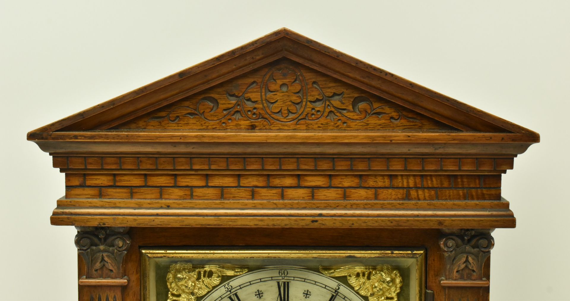GERMAN EIGHT DAY OAK CASED CARVED MANTEL CLOCK - Image 3 of 10