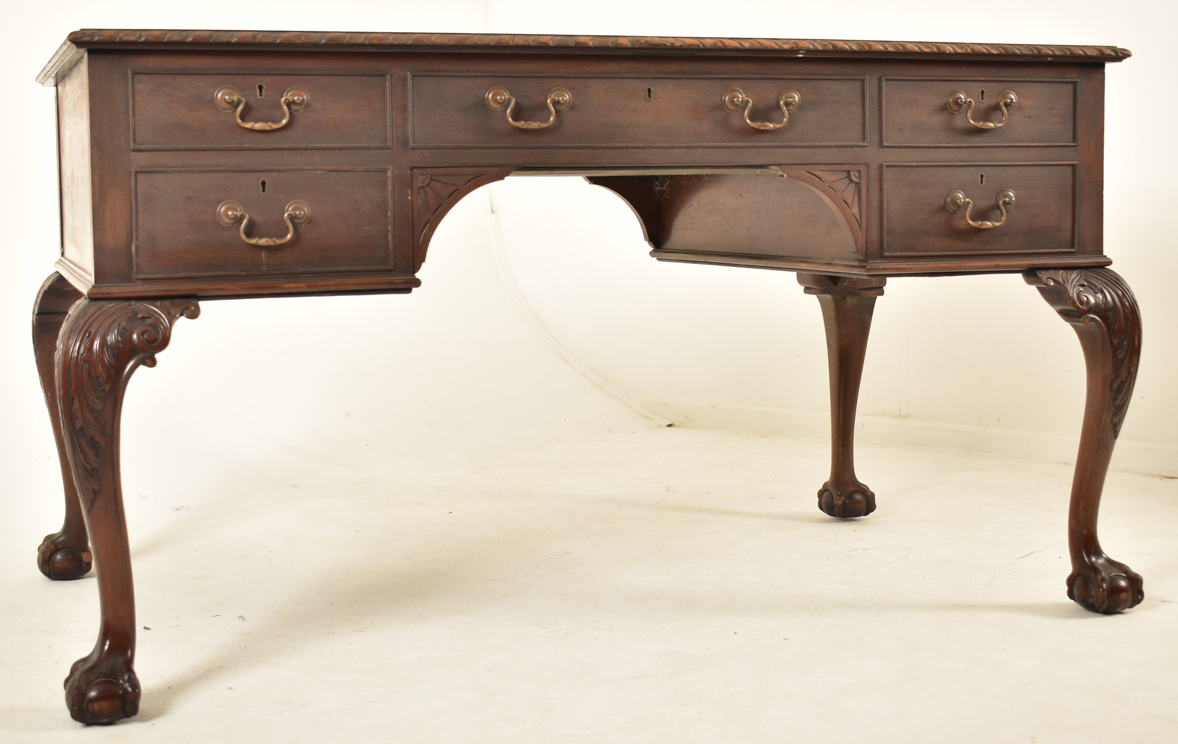 GILL & REIGATE OF LONDON - MAHOGANY PARTNERS WRITING DESK - Image 8 of 8