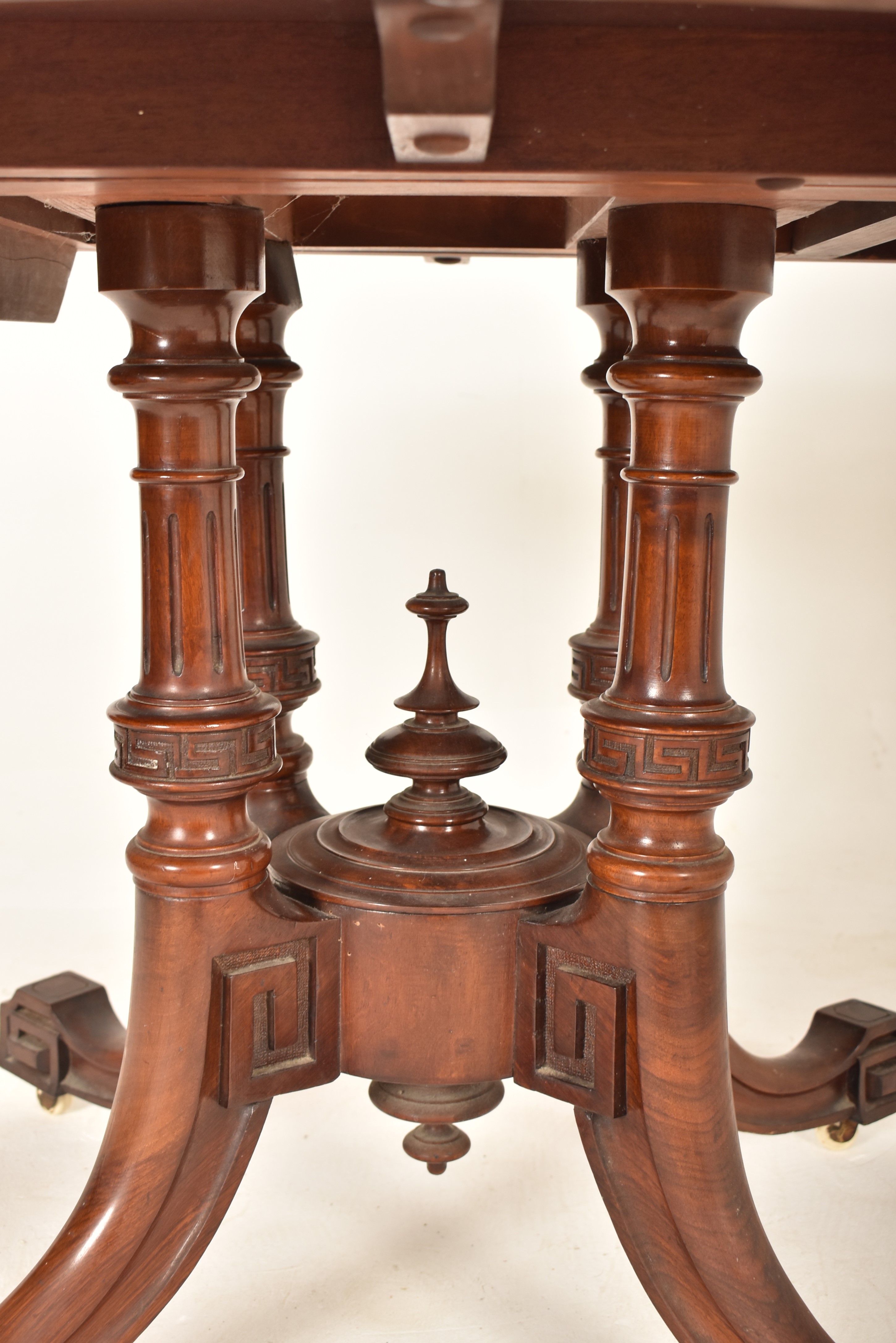 19TH CENTURY HIGH VICTORIAN WALNUT OVAL TILT TOP TABLE - Image 5 of 7