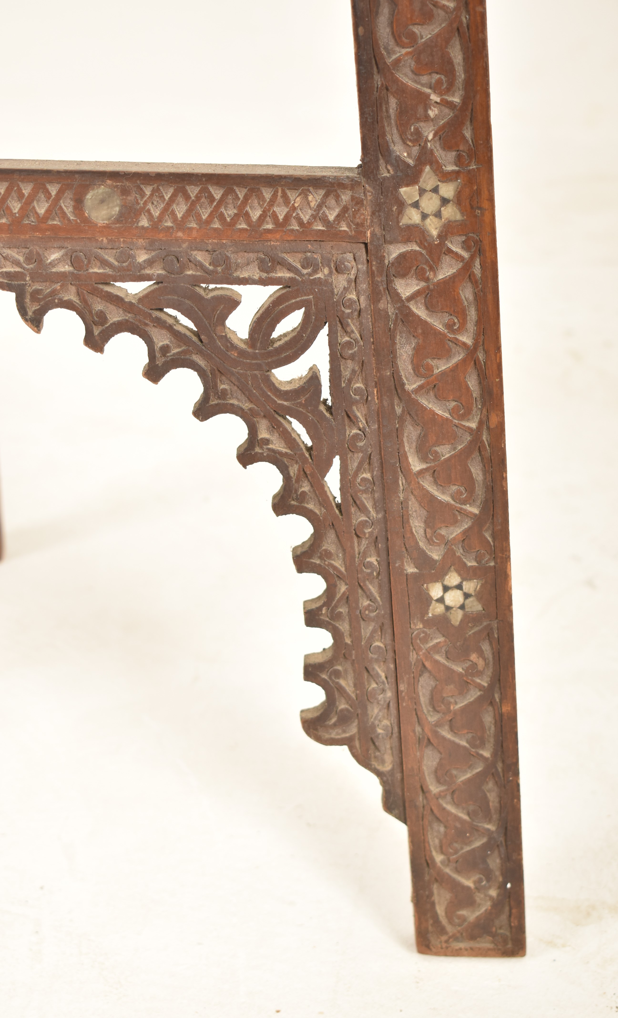 MOORISH 19TH CENTURY CARVED WOOD & MOTHER OF PEARL EASEL - Image 4 of 5