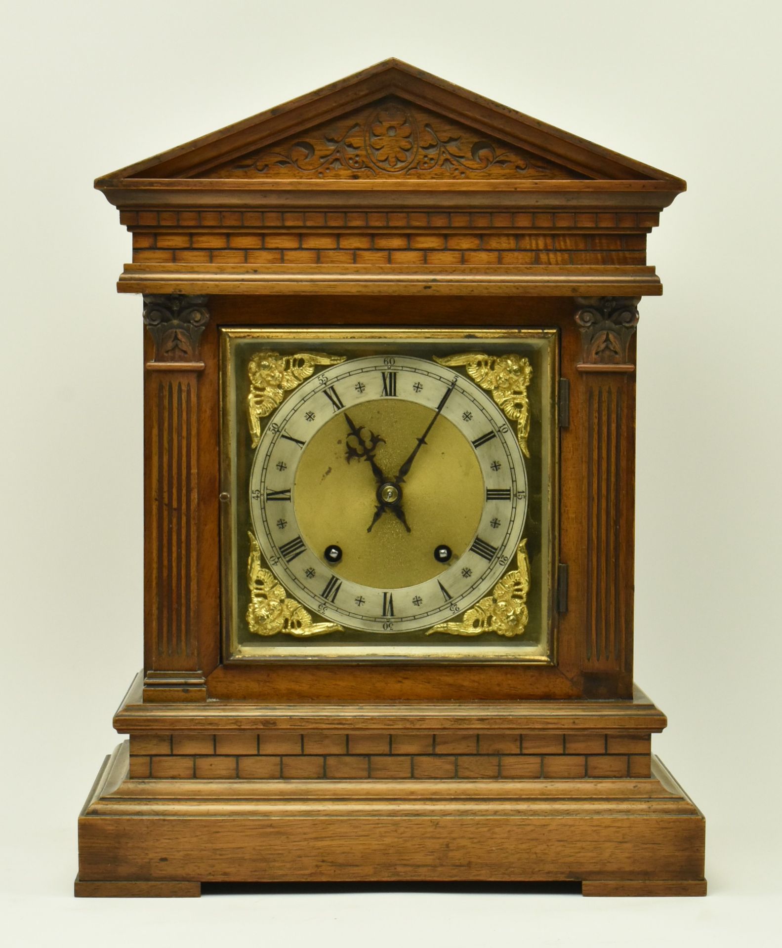 GERMAN EIGHT DAY OAK CASED CARVED MANTEL CLOCK - Image 2 of 10