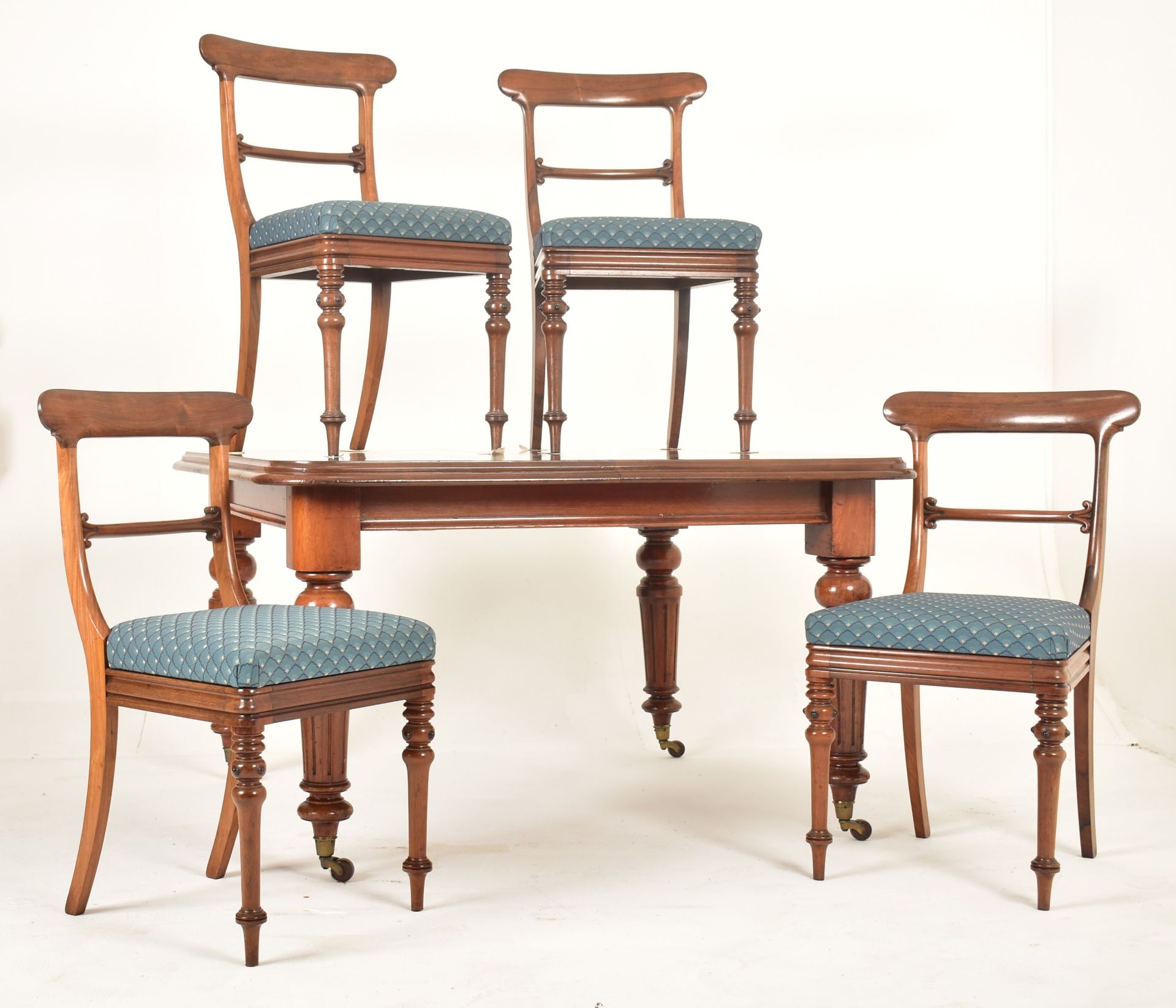 VICTORIAN MAHOGANY WIND OUT DINING TABLE & ROSEWOOD CHAIRS