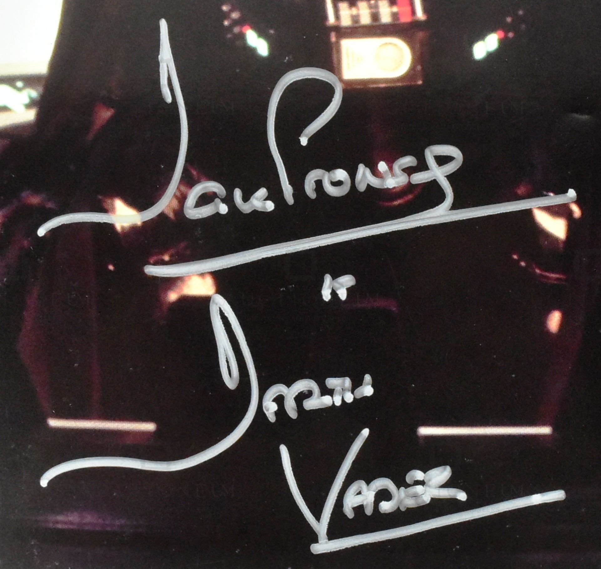 STAR WARS - DAVE PROWSE (D.2020) - DARTH VADER - SIGNED OFFICIAL PIX 8X10" - Bild 2 aus 2