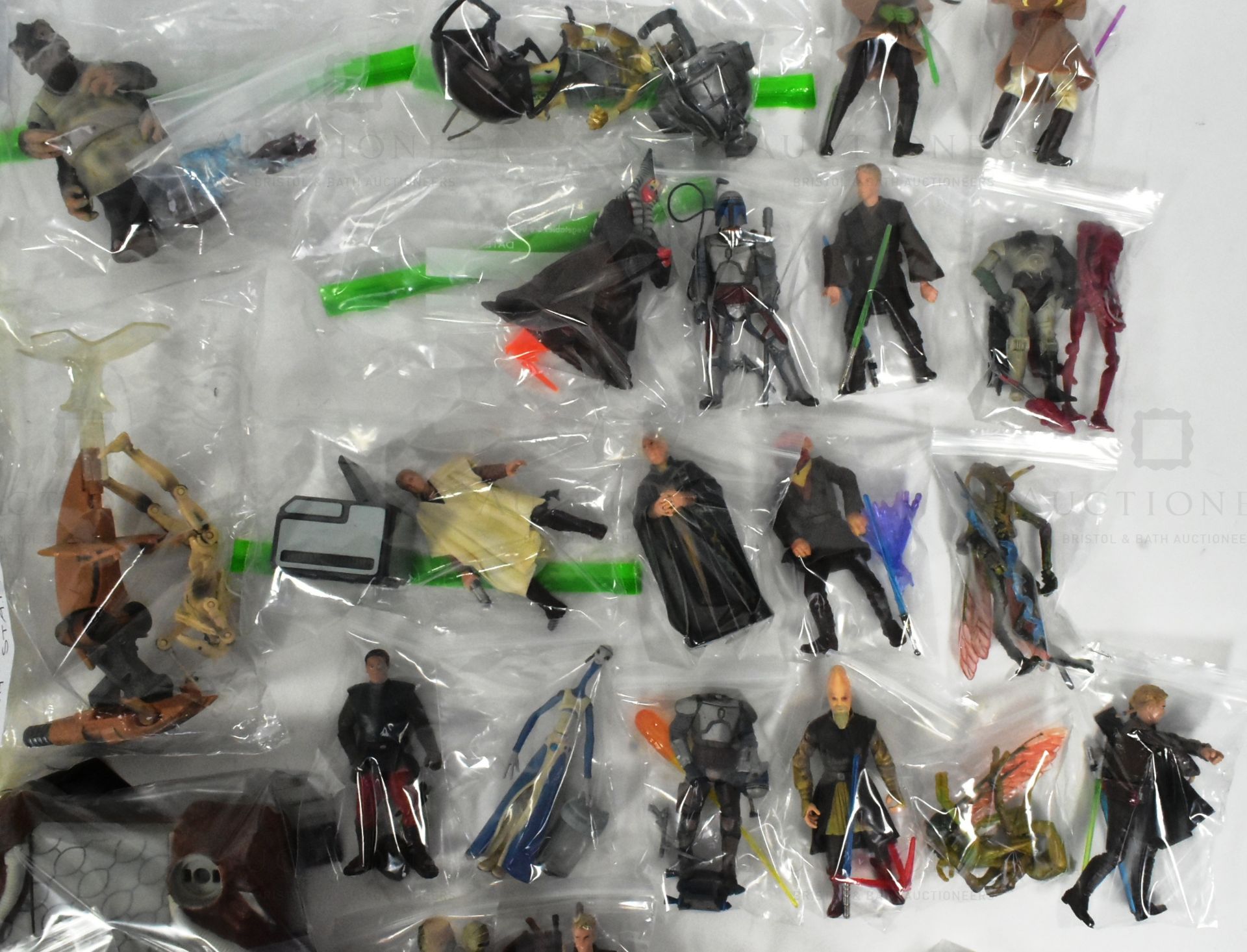 STAR WARS - HASBRO - LARGE COLLECTION OF ACTION FIGURES - Image 2 of 5