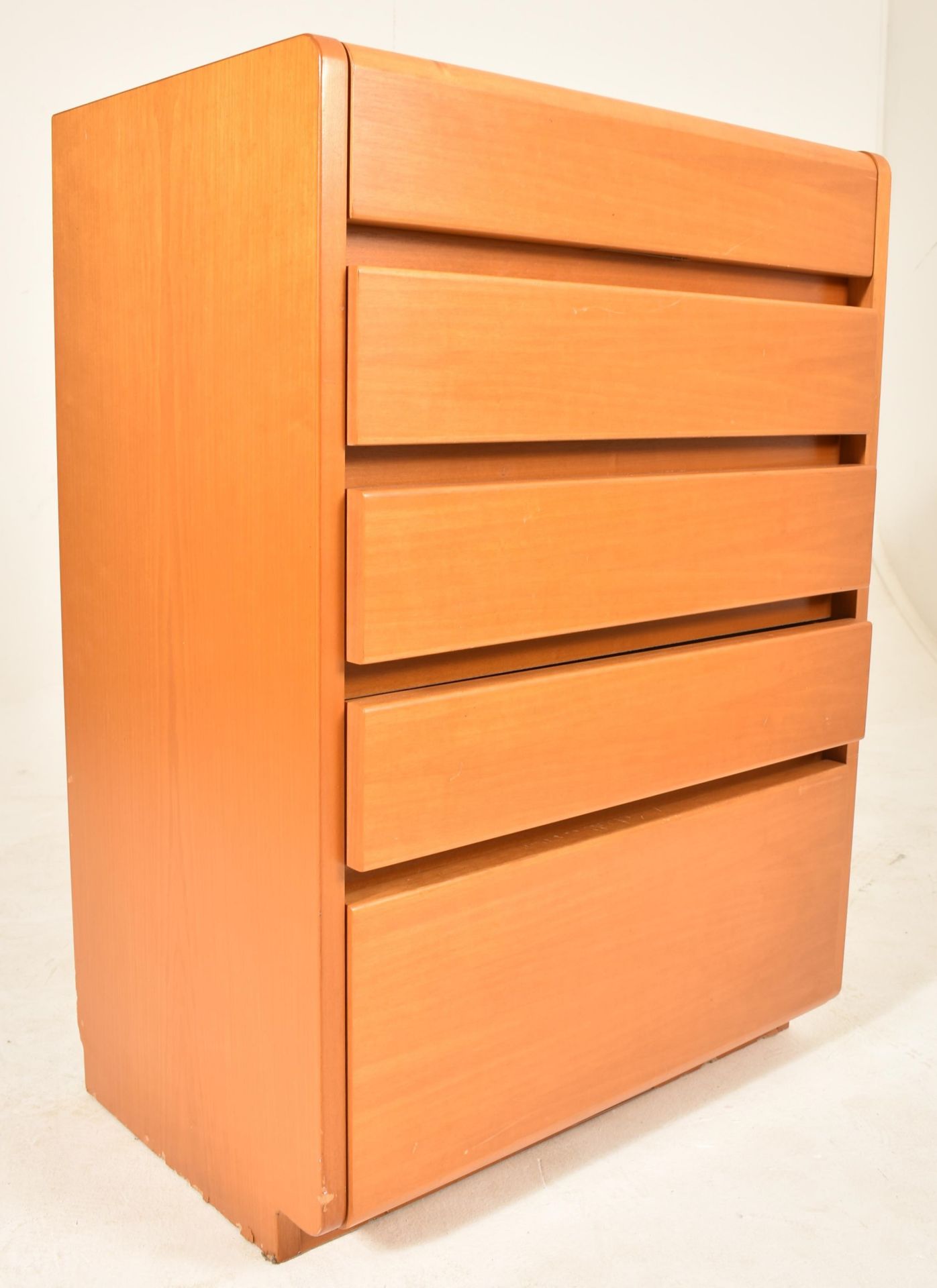 MOSER ERSTER KLASSE WOHNKOMFORT - OAK CHEST OF DRAWERS