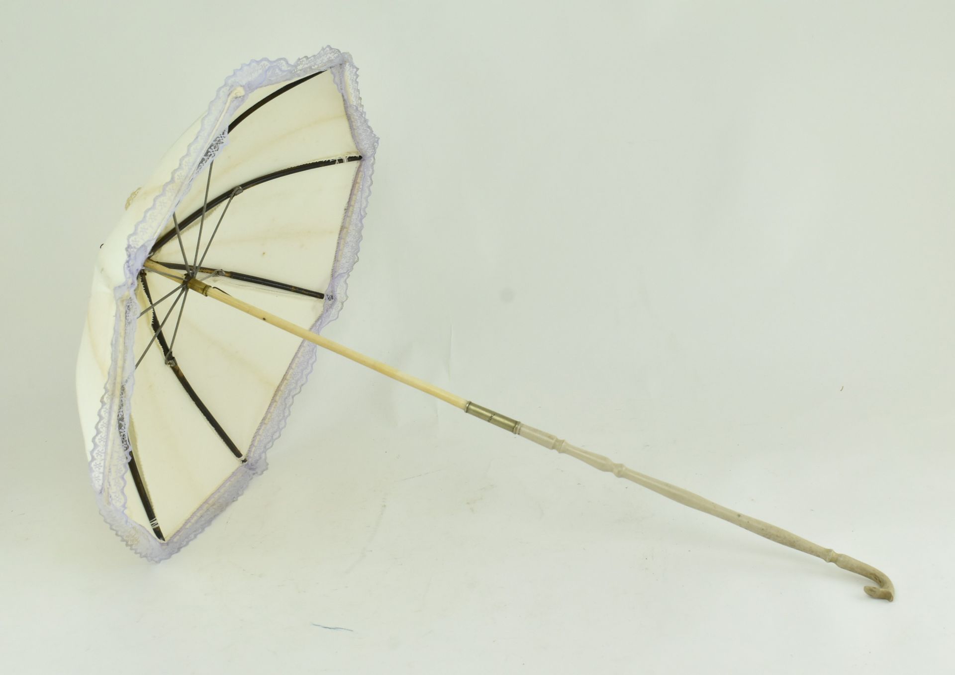 SANGSTERS - VINTAGE EDWARDIAN BONE HANDLED FOLDING PARASOL - Image 3 of 7