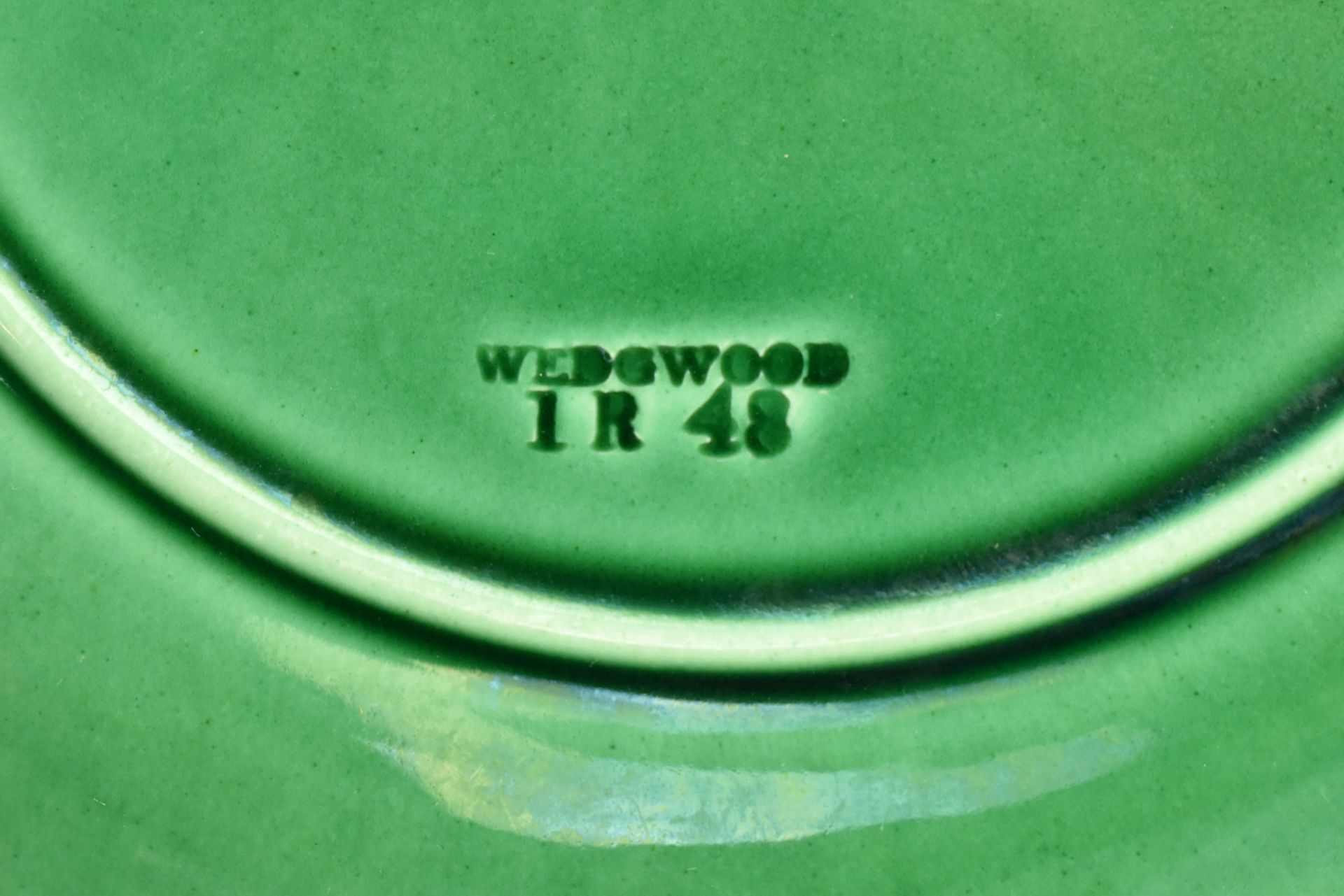 EIGHT VINTAGE WEDGWOOD GREEN LEAF MAJOLICA PLATES - Bild 4 aus 6