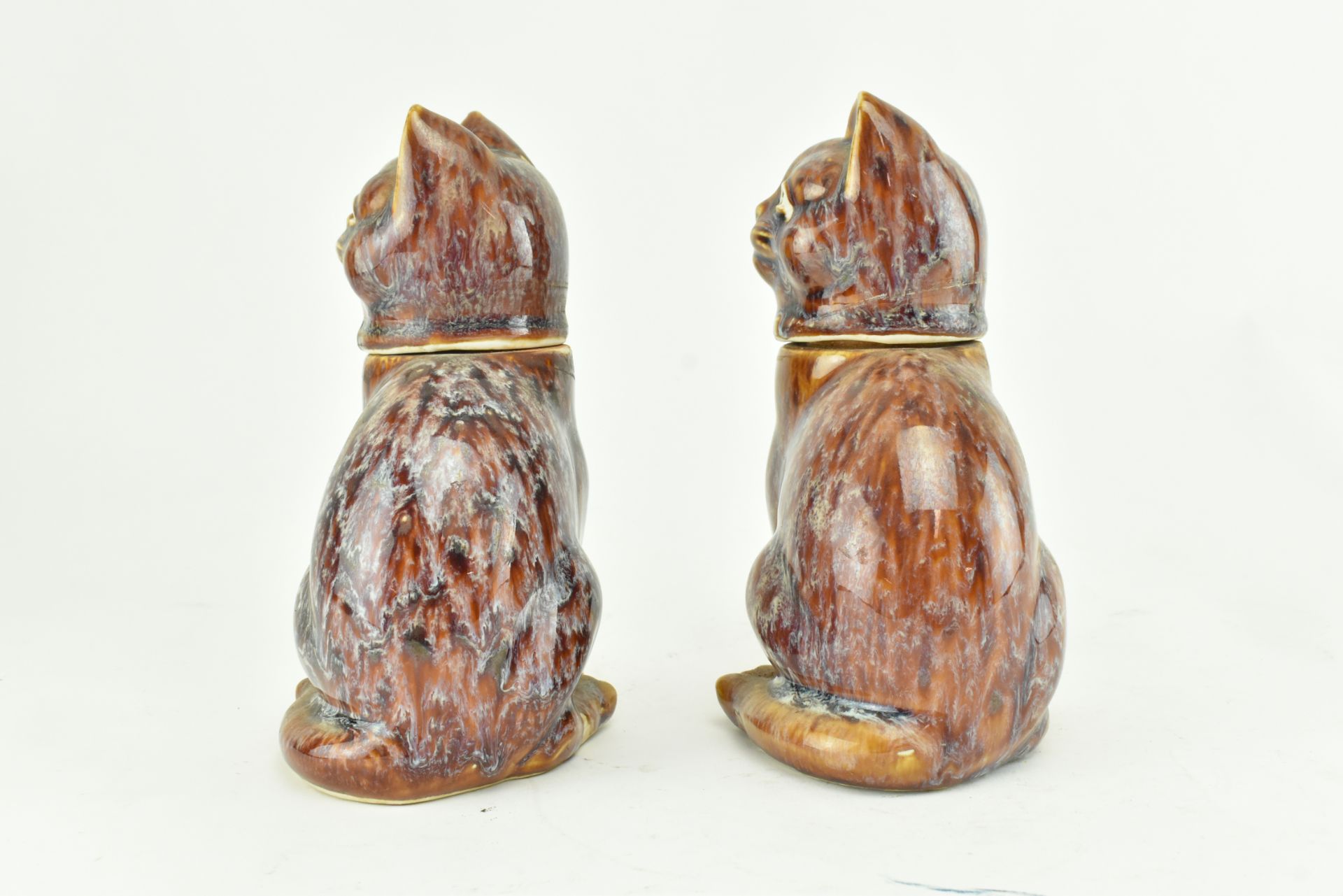 PAIR OF VINTAGE CERAMIC CAT SHAPED TEA CADDIES - Image 4 of 6