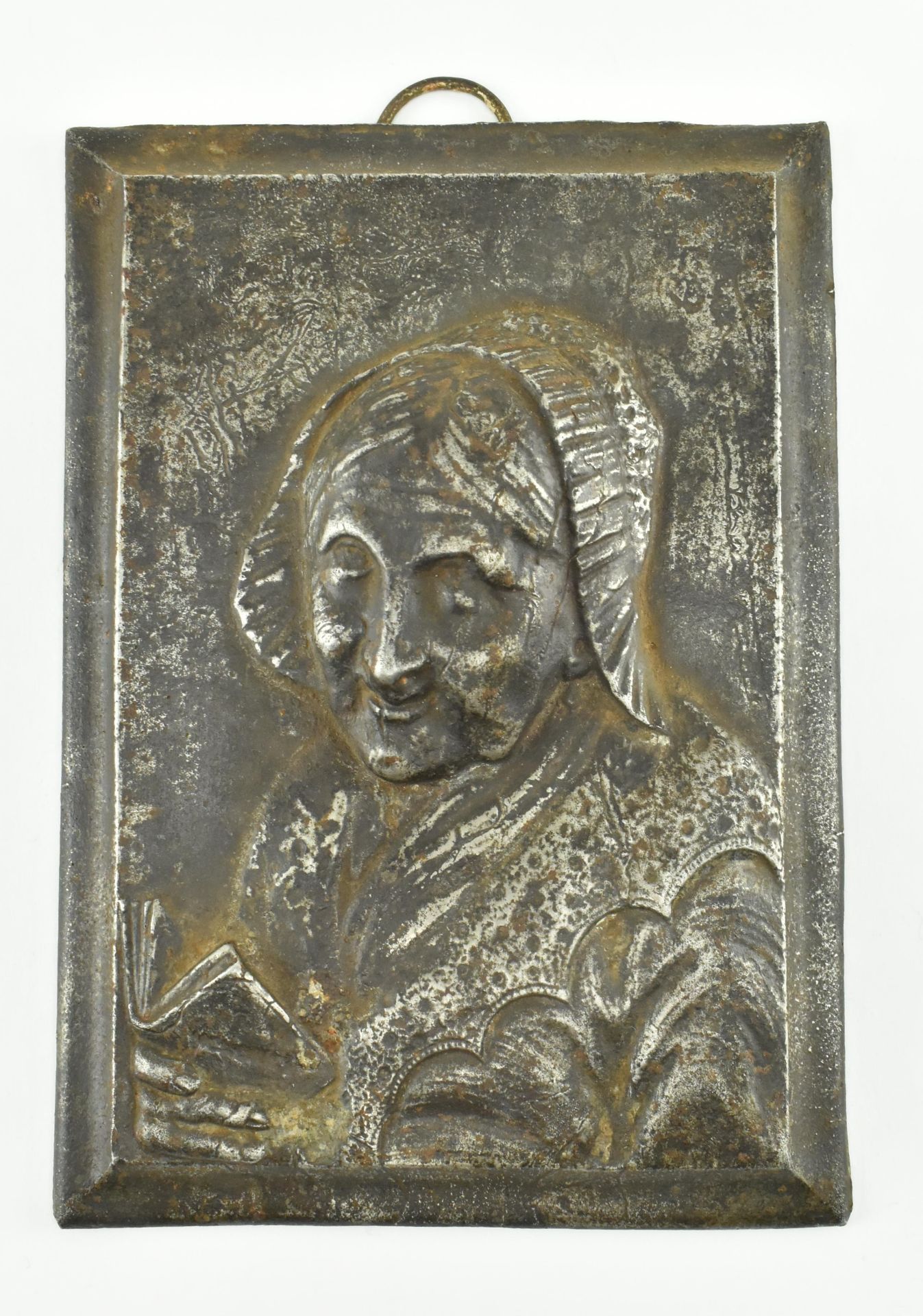 19TH CENTURY BRONZE PLAQUE OF A LADY HOLDING A BOOK