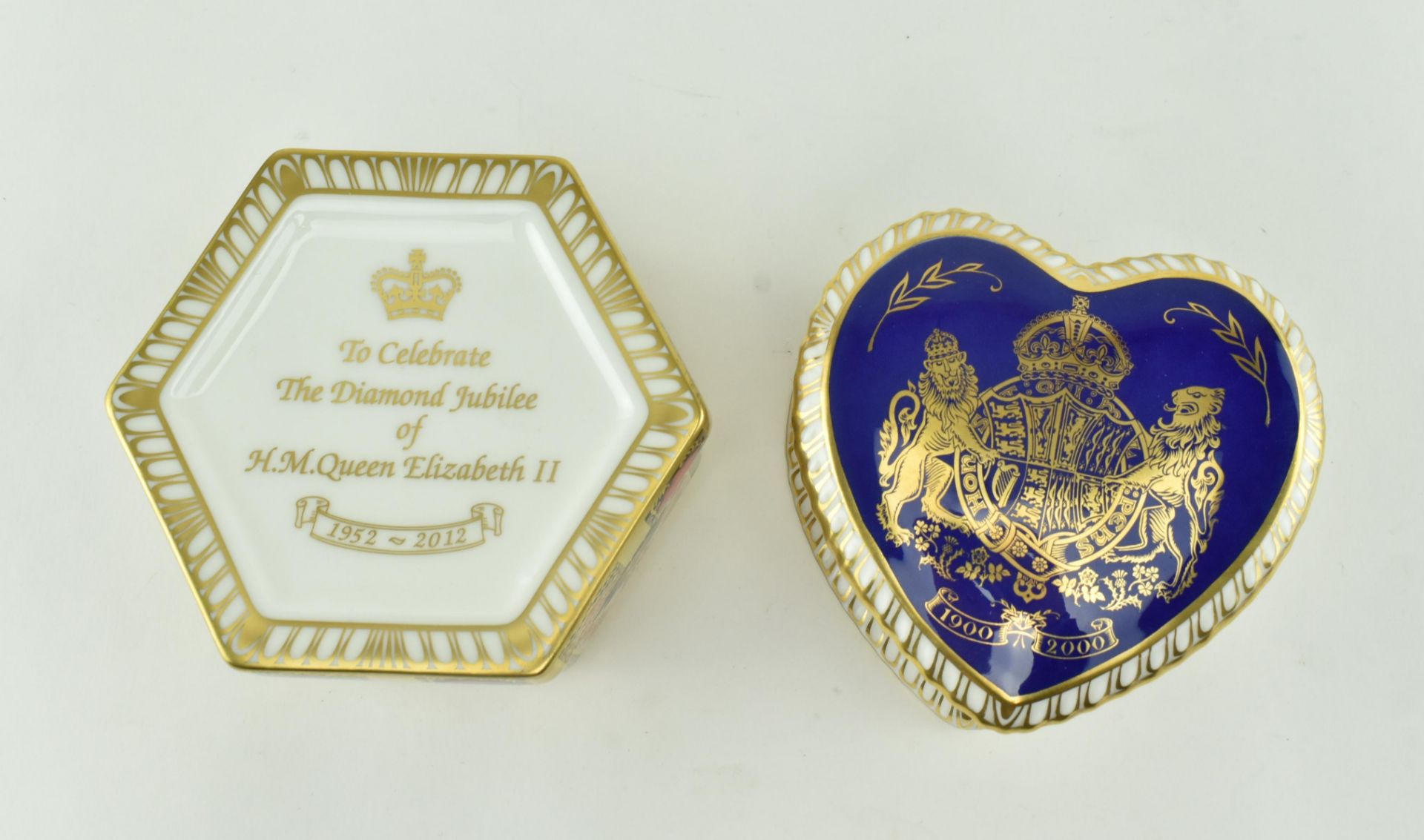 FOUR ROYAL CROWN DERBY ROYAL COMMEMORATIVE PIECES - Image 7 of 10