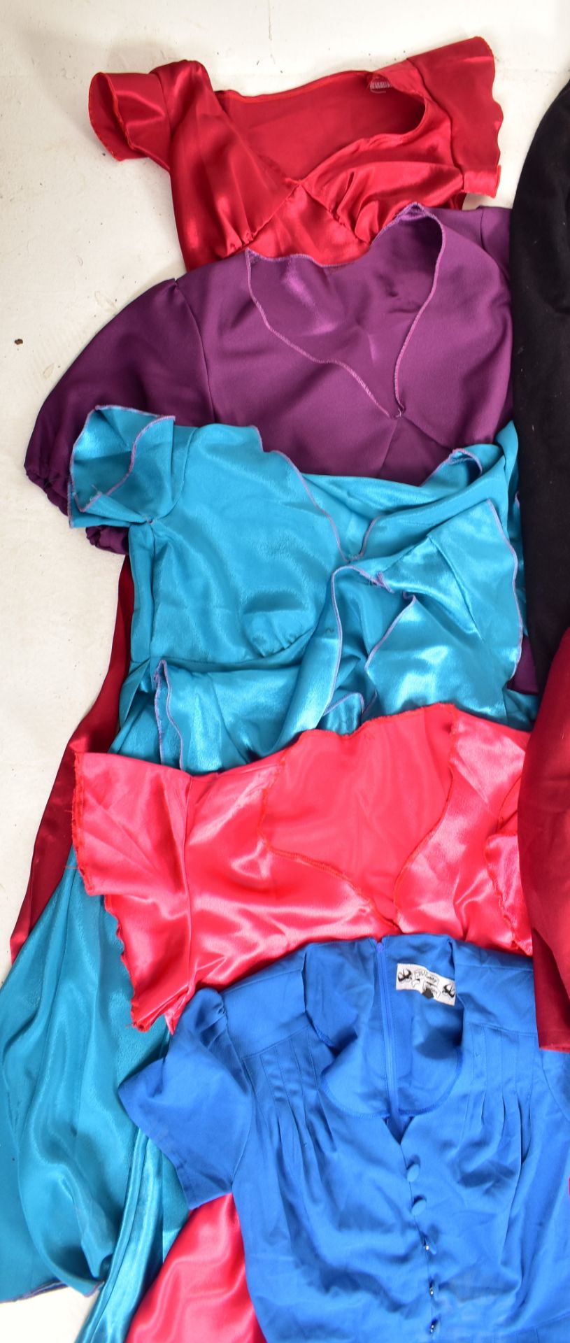 LARGE COLLECTION OF ASSORTED THEATRE / FANCY DRESS COSTUMES - Image 3 of 6