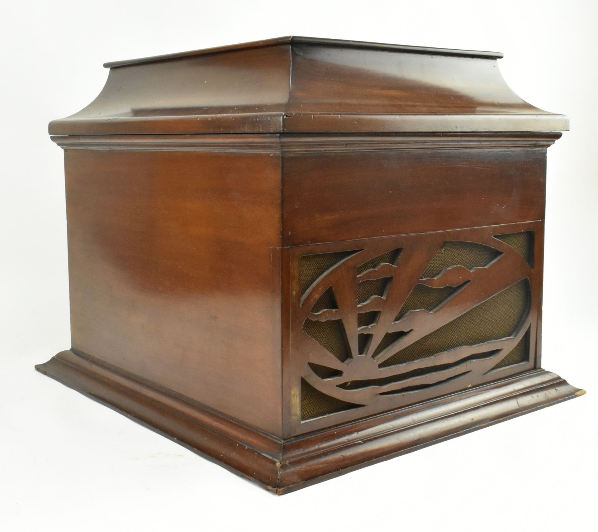 EARLY 20TH CENTURY ART DECO STYLE GRAMOPHONE - Image 5 of 6