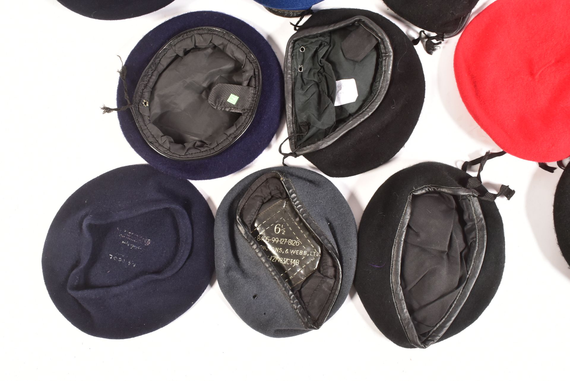 COLLECTION OF ASSORTED UNBADGED MILITARY BERETS - Image 5 of 6