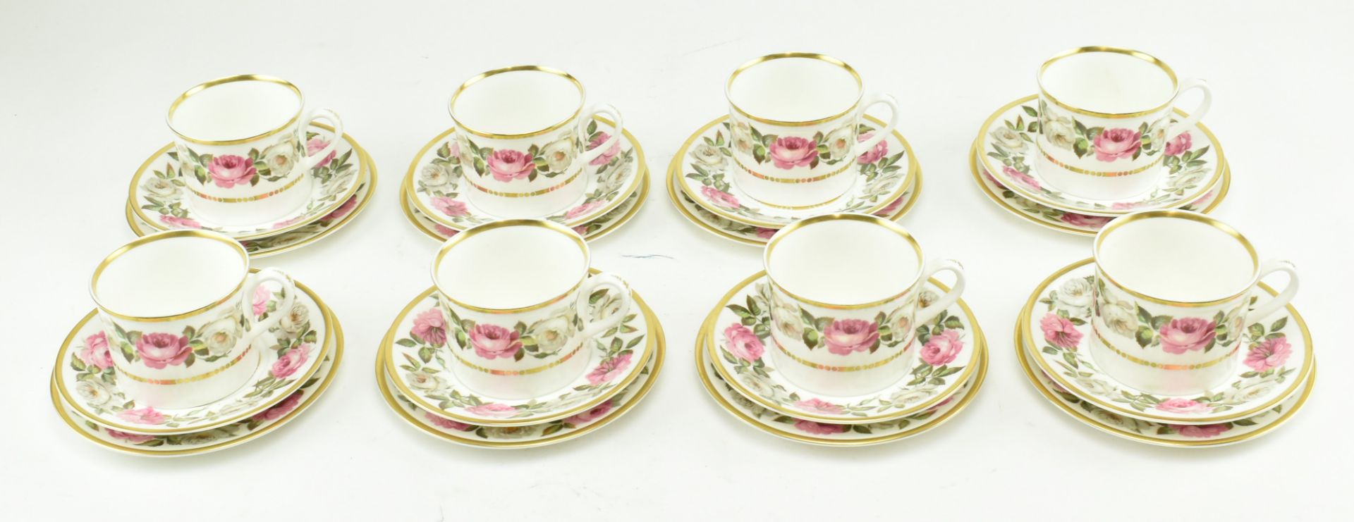 ROYAL WORCESTER - VINTAGE ROYAL GARDEN TEA SERVICE - Image 4 of 10