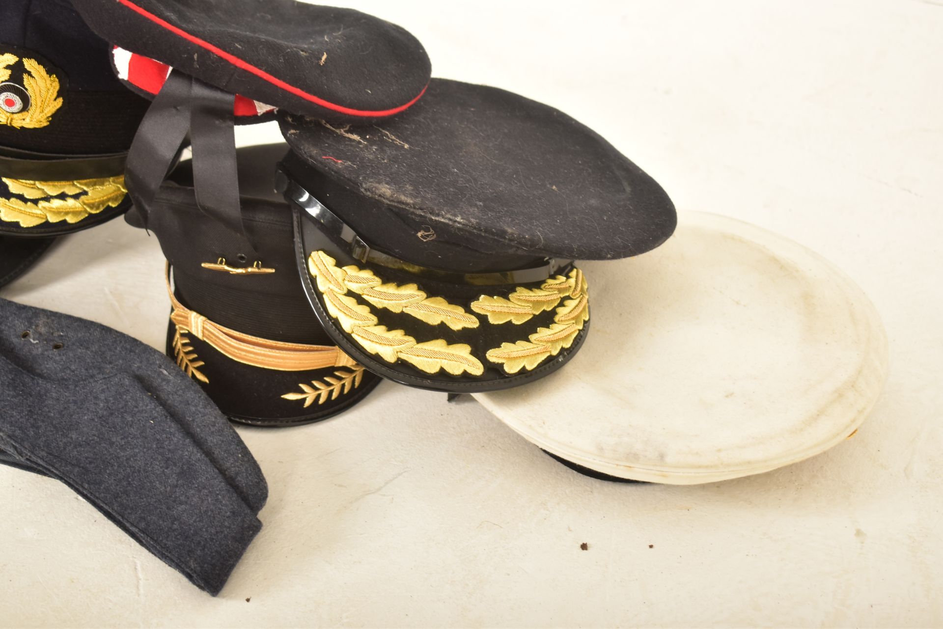 COLLECTION OF RE-ENACTMENT RAF / NAVY ARMY OFFICERS PEAK HATS - Image 3 of 5
