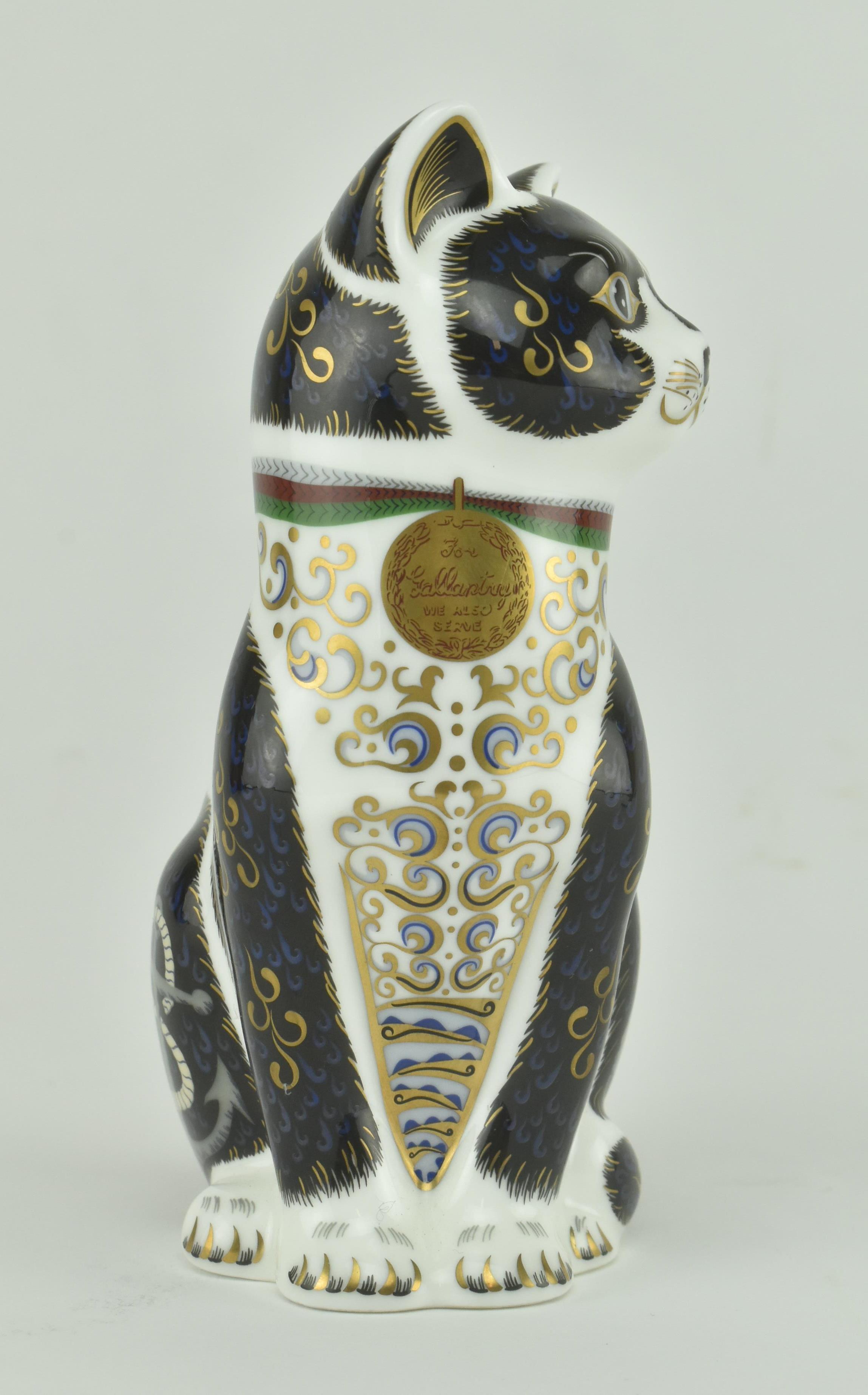 ROYAL CROWN DERBY - WAR CAT PAPERWEIGHT WITH GOLD STOPPER - Image 2 of 7