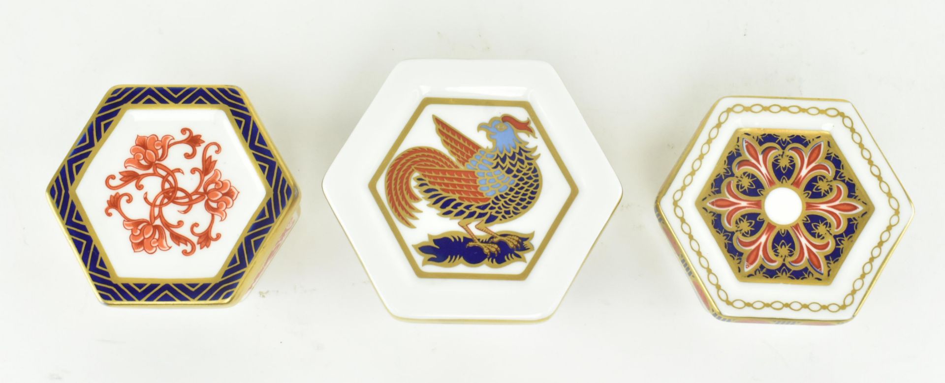 COLLECTION OF THREE ROYAL CROWN DERBY LIDDED TRINKET BOXES - Image 2 of 5