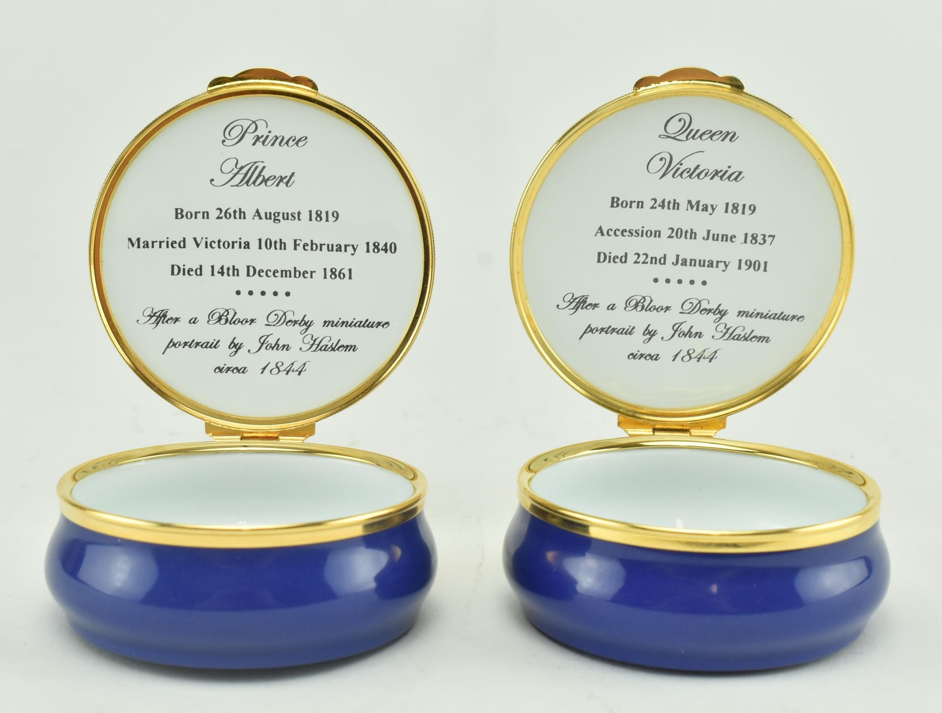 TWO ROYAL CROWN DERBY VICTORIA AND ALBERT ENAMEL BOXES - Image 3 of 8