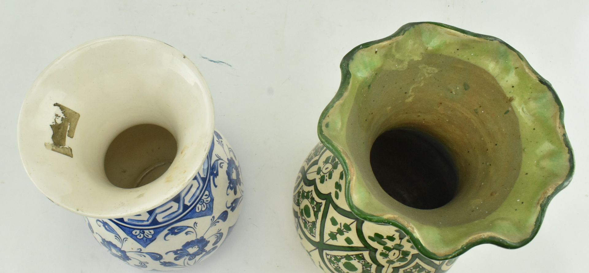 THREE ARABIC SOUVENIR CERAMIC STUDIO VASES, ALL SIGNED - Image 6 of 7