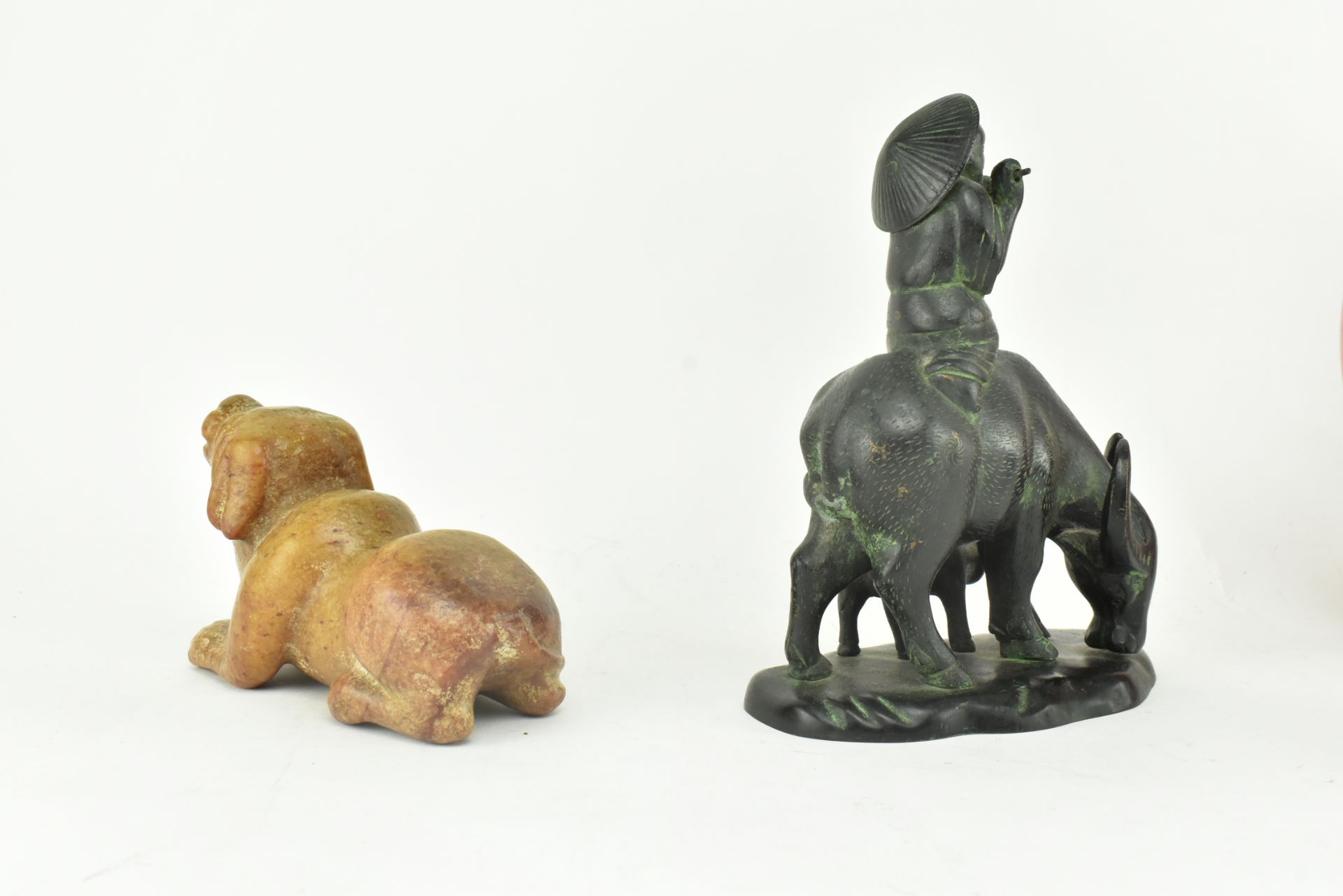 GROUP OF SEVEN CHINESE BRONZE PIECES - Bild 5 aus 12