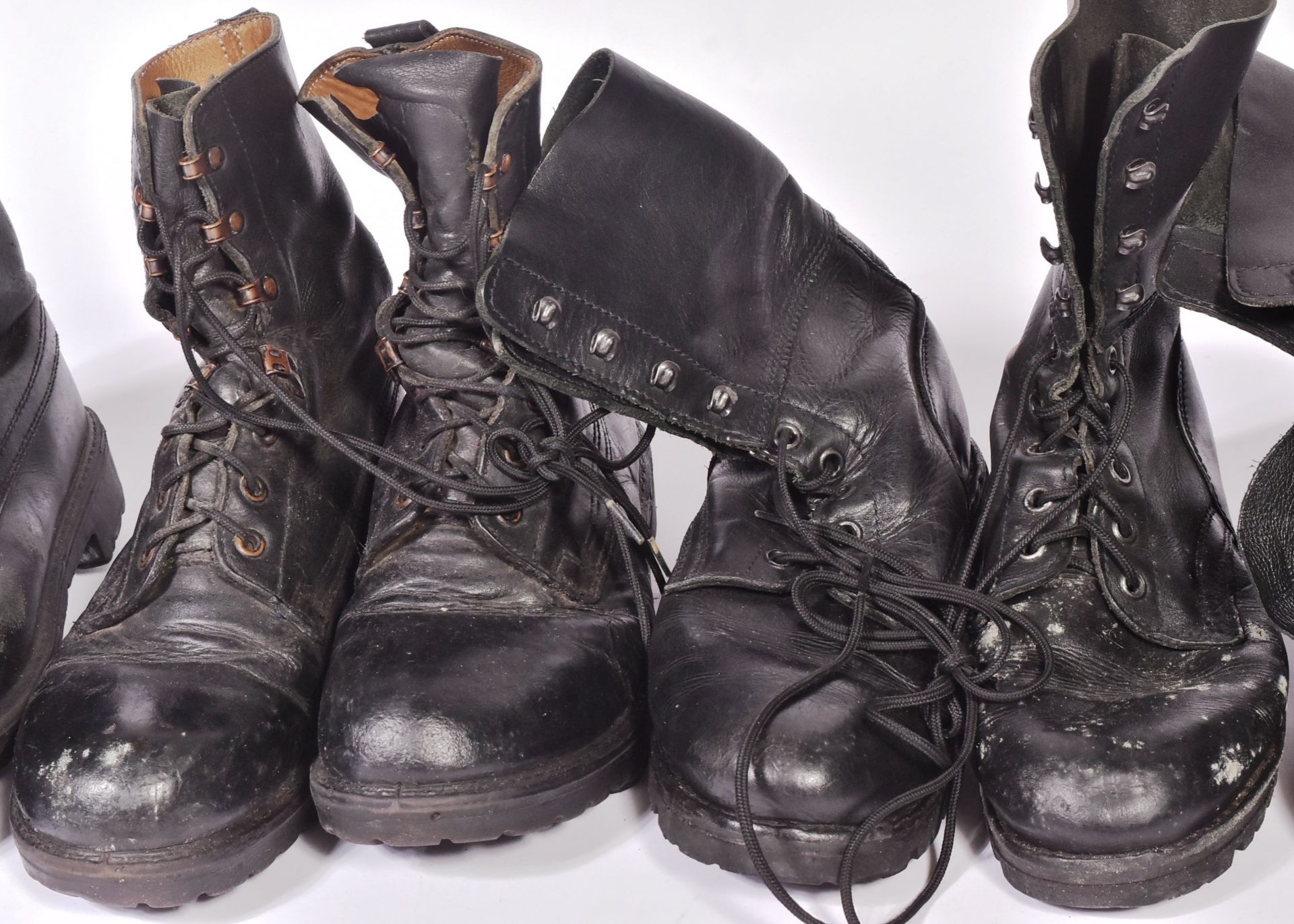 COLLECTION OF X6 HEAVY DUTY LEATHER MILITARY STYLE BOOTS - Image 3 of 6