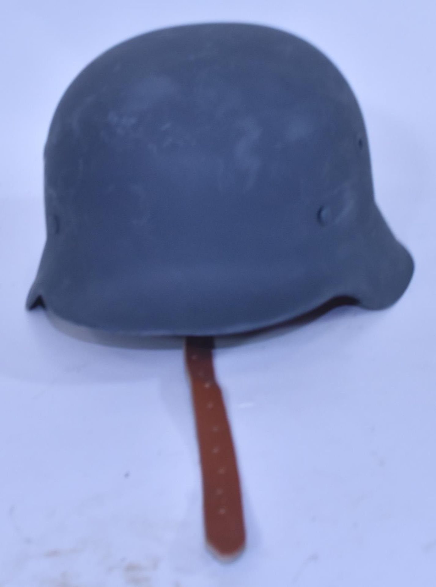 COLLECTION OF RE-ENACTMENT MILITARY HELMETS - Bild 5 aus 6