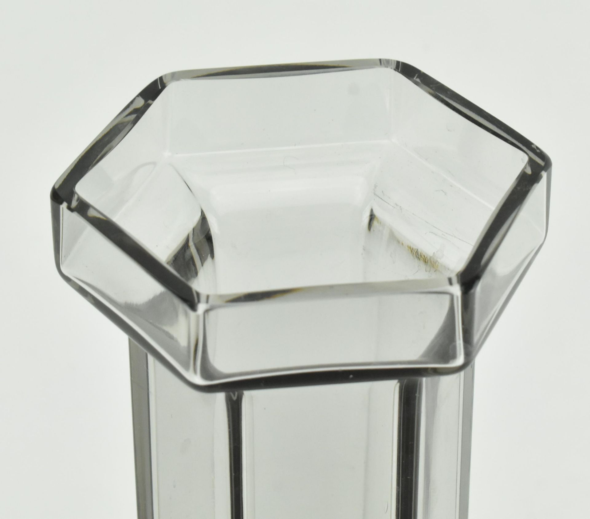 FRANK THROWER FOR WEDGWOOD - BRUTUS VASE IN SMOKED GREY - Image 2 of 4