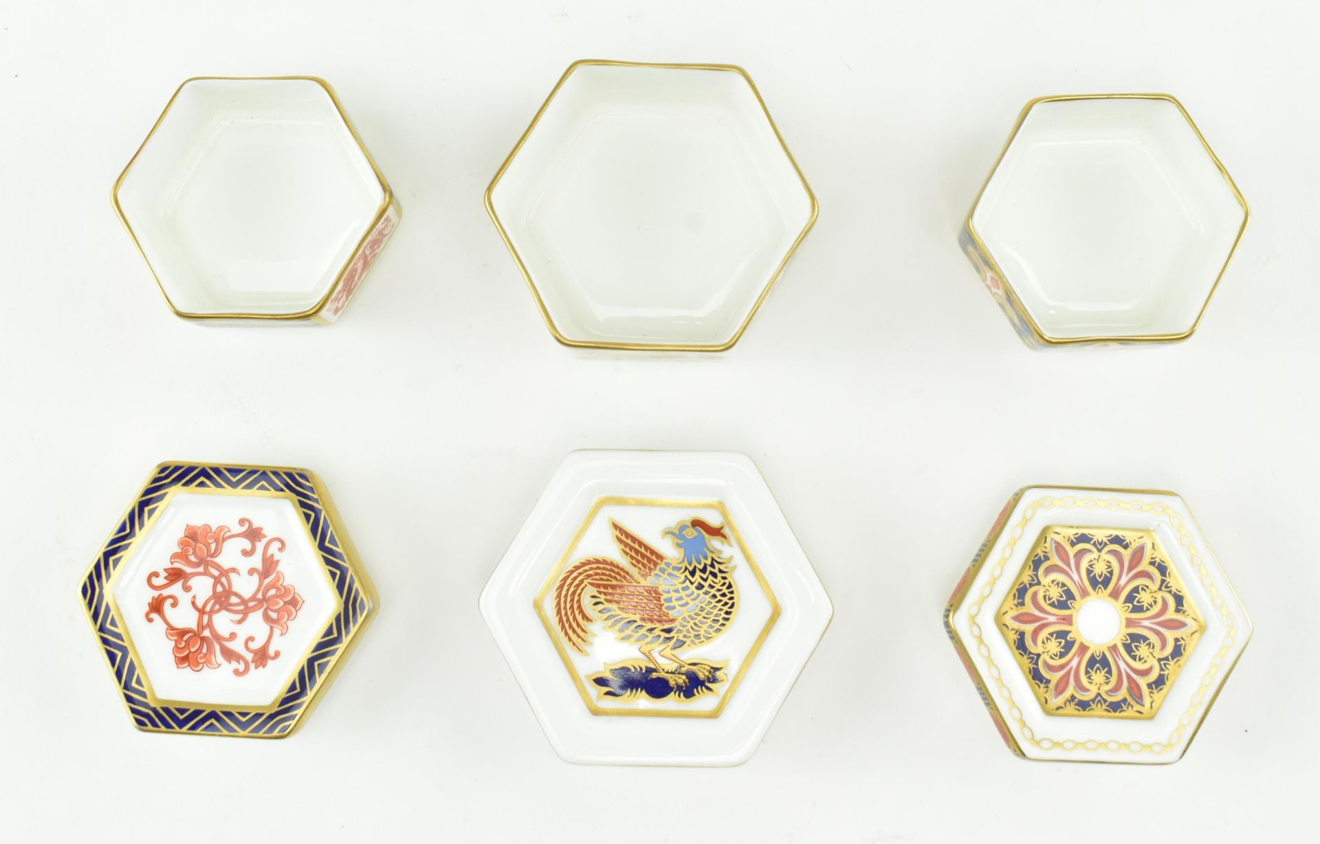 COLLECTION OF THREE ROYAL CROWN DERBY LIDDED TRINKET BOXES - Image 3 of 5