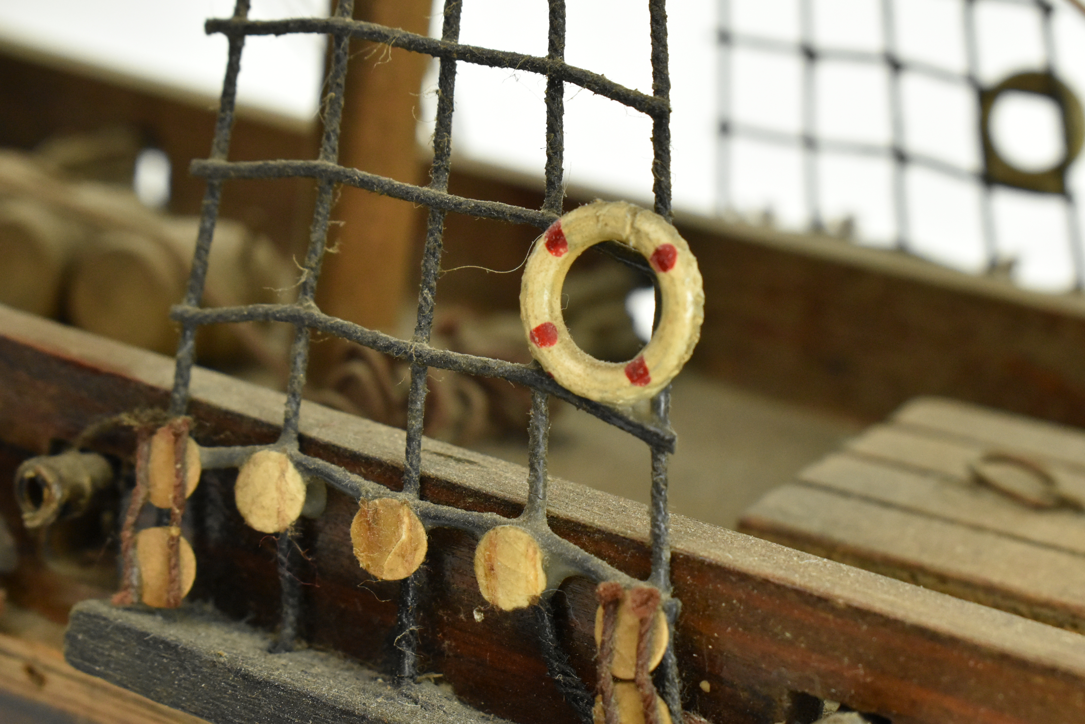 20TH CENTURY WOODEN MODEL SAILING SHIP, FRAGATA - Image 4 of 6