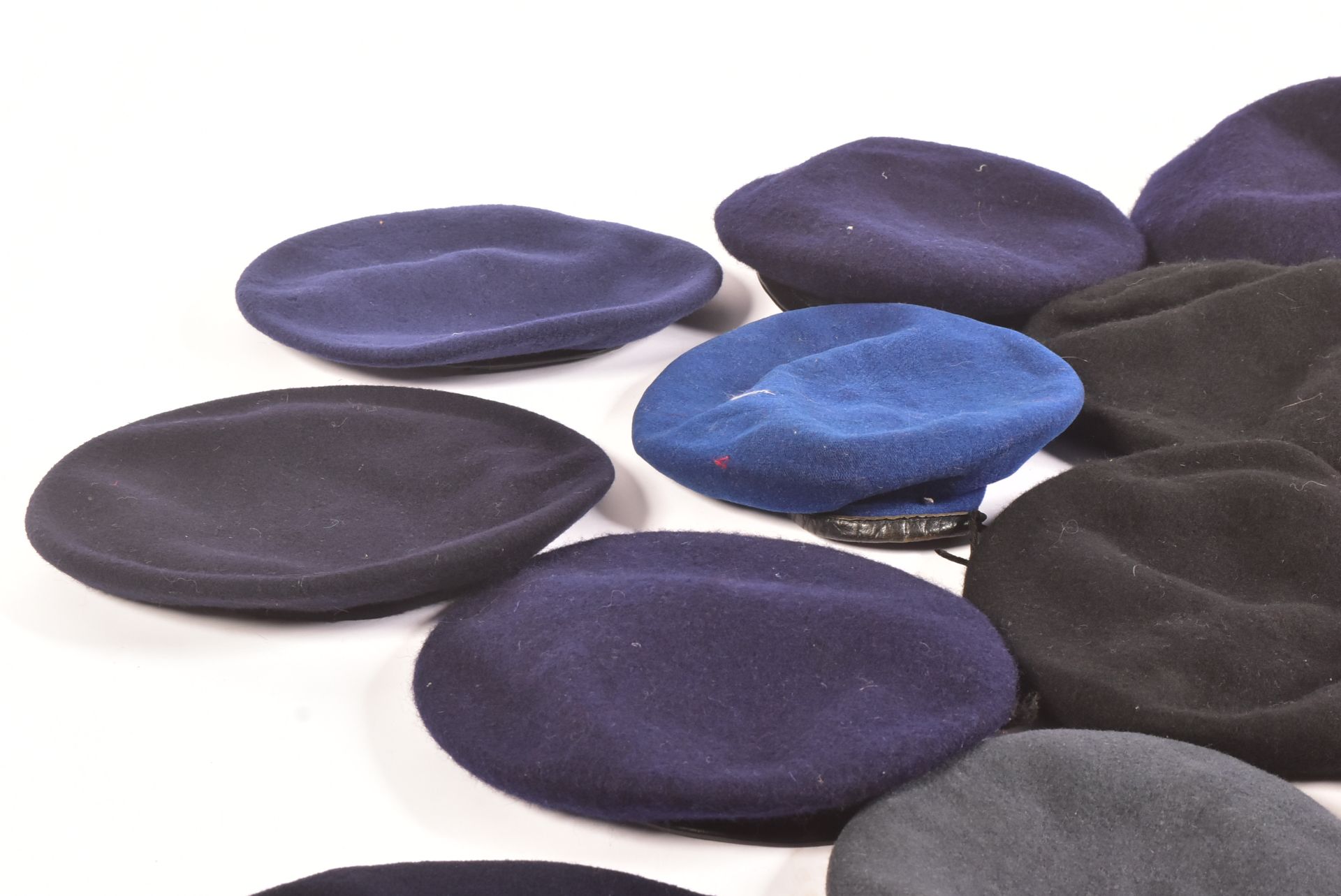 COLLECTION OF ASSORTED UNBADGED MILITARY BERETS - Image 2 of 6