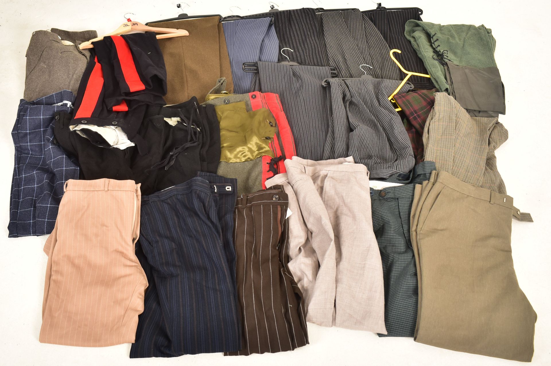 LARGE COLLECTION OF FANCY DRESS / THEATRE MEN SUIT TROUSERS - Image 4 of 6