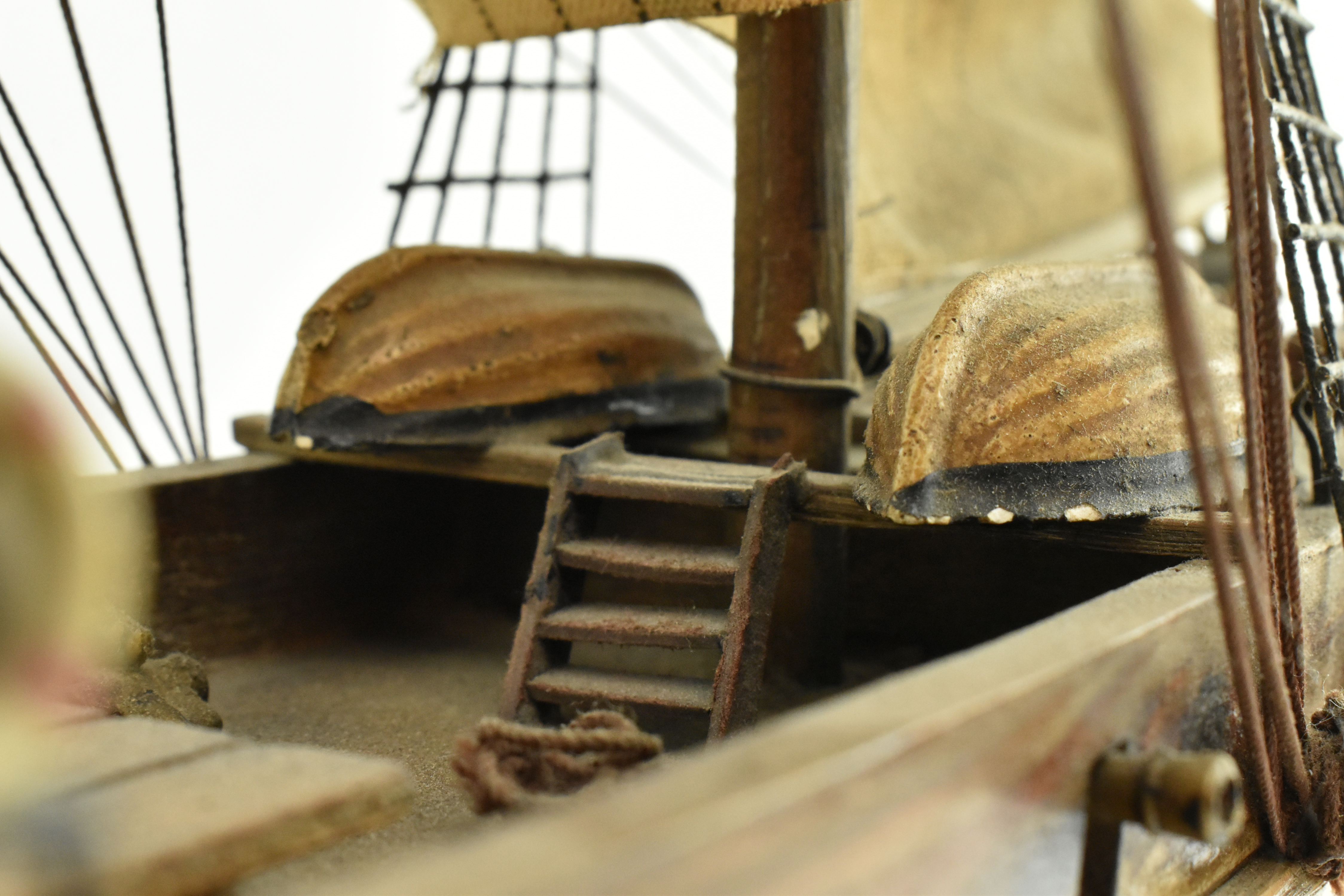 20TH CENTURY WOODEN MODEL SAILING SHIP, FRAGATA - Image 3 of 6