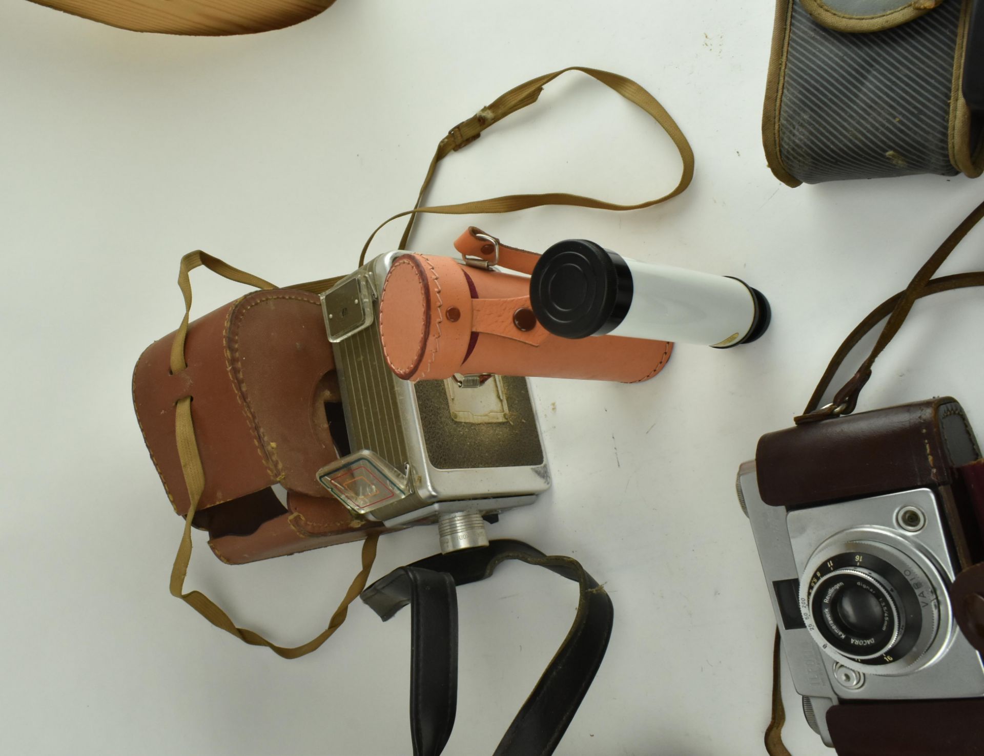 COLLECTION OF VINTAGE MID CENTURY CAMERAS & ACCESSORIES - Bild 5 aus 8