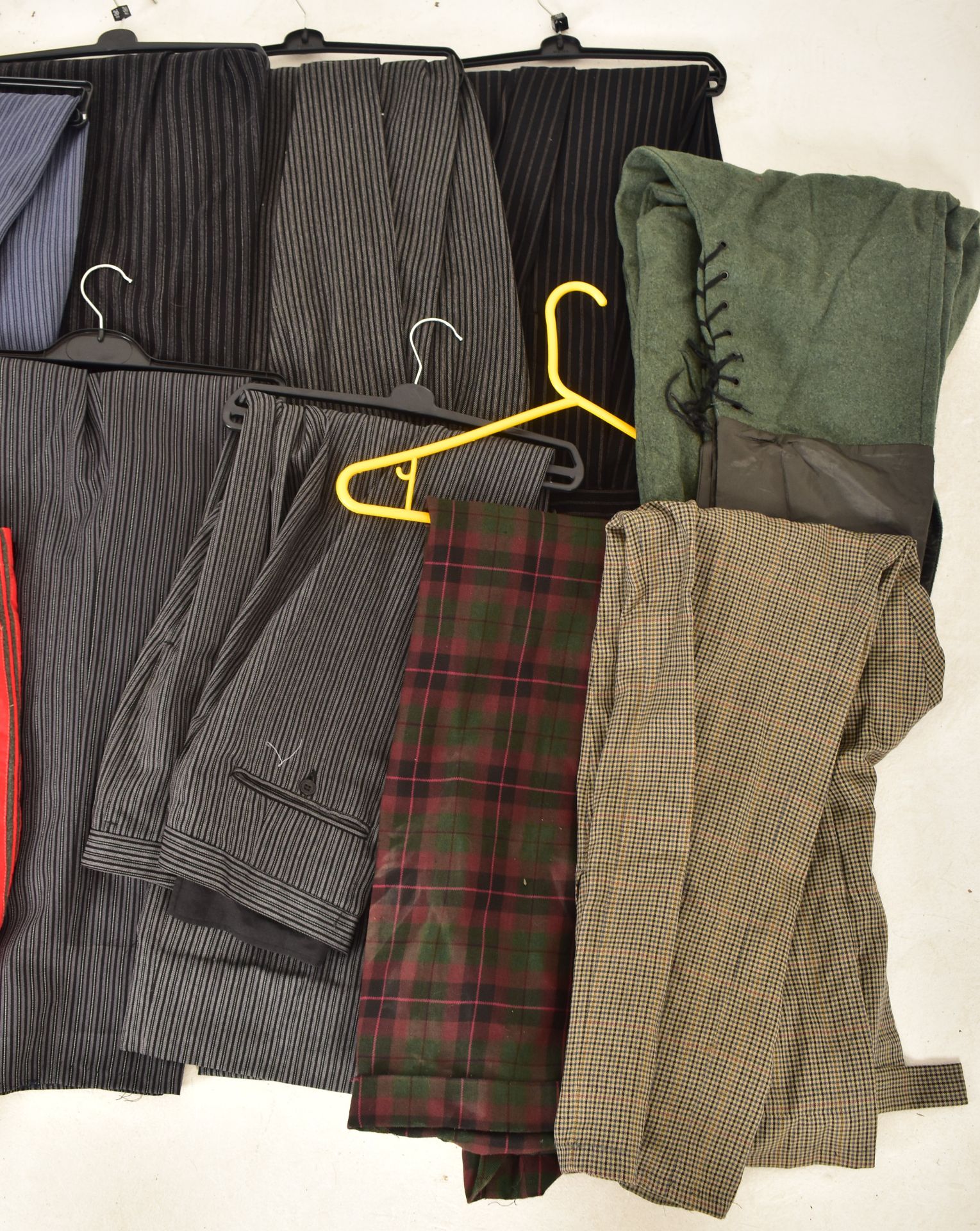 LARGE COLLECTION OF FANCY DRESS / THEATRE MEN SUIT TROUSERS - Image 3 of 6