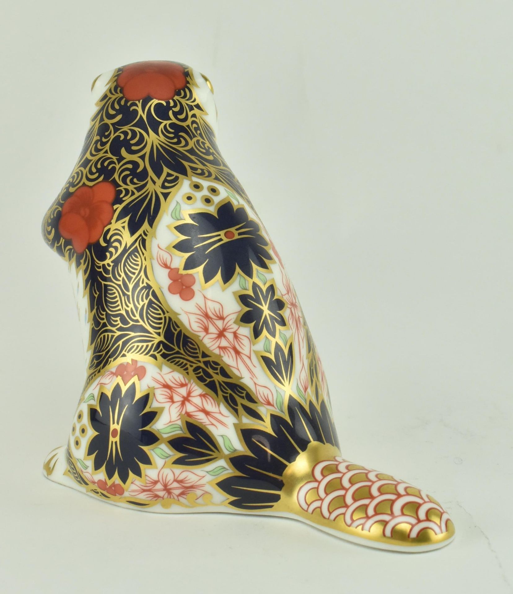 ROYAL CROWN DERBY - OLD IMARI BEAVER WITH GOLD STOPPER - Image 3 of 6