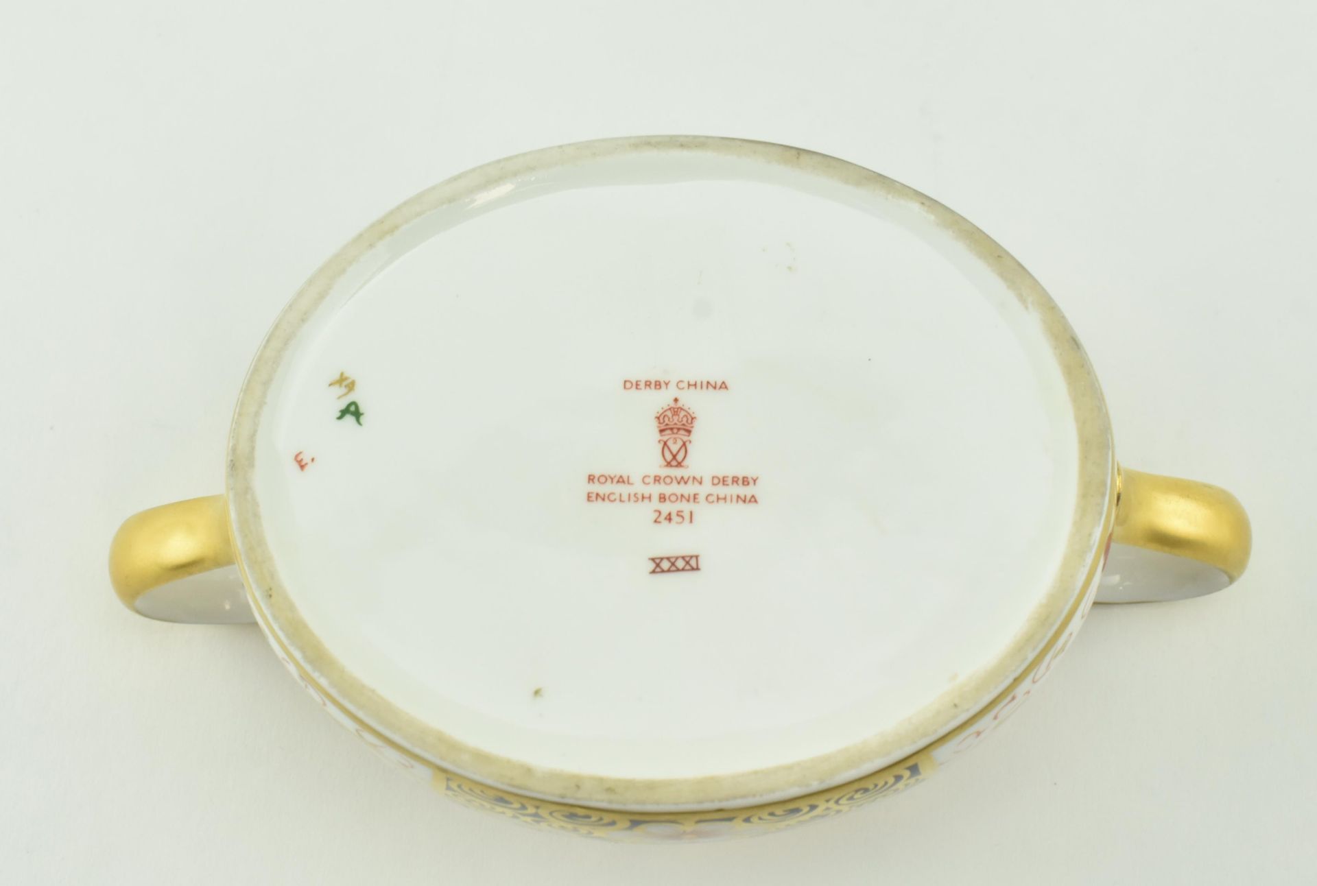 A COLLECTION OF FIVE ROYAL CROWN DERBY FINE BONE CHINA ITEMS - Image 11 of 11