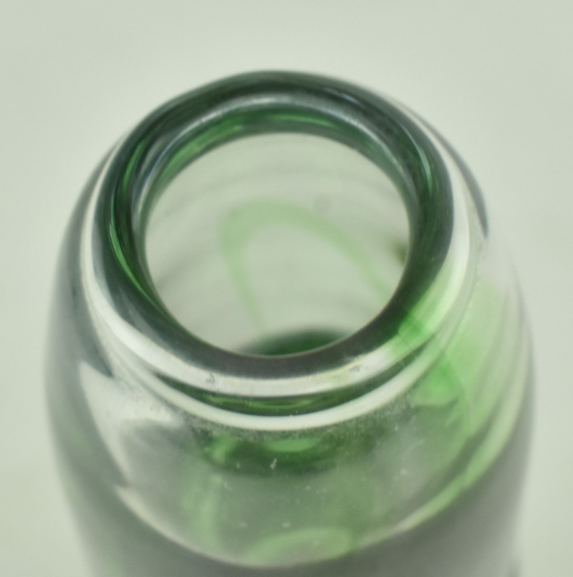 VINTAGE OKRA GLASS PERFUME BOTTLE & A KREATIV GREEN VASE - Image 8 of 9