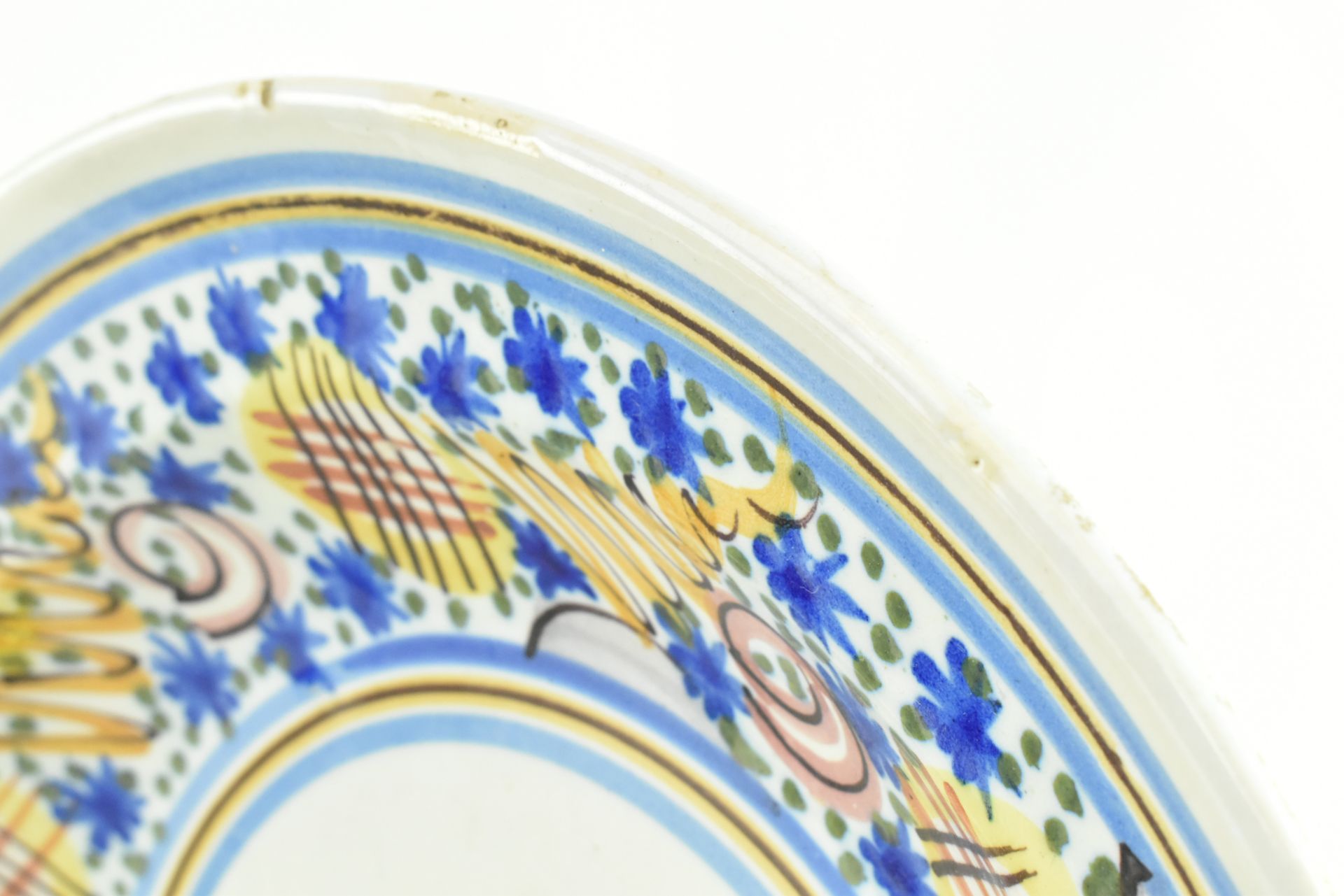 TWO LARGE IZNIK STYLE MAJOLICA TIN GLAZED CERAMIC PLATES - Image 2 of 5