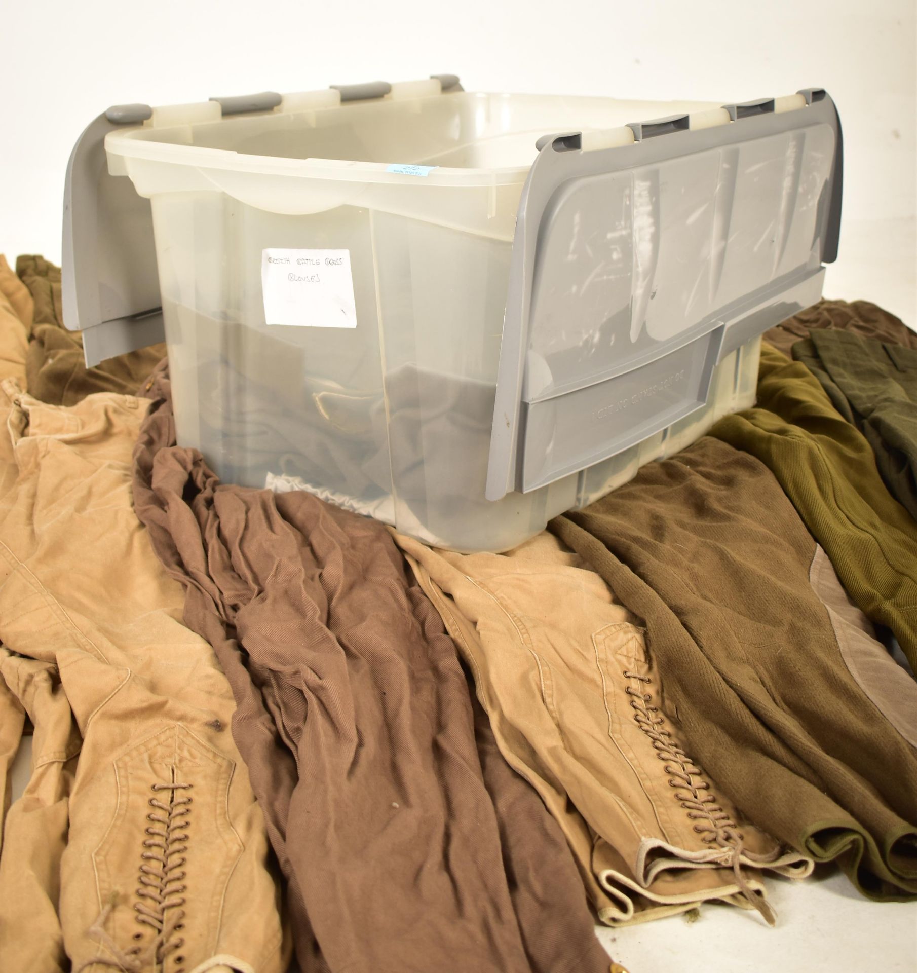 COLLECTION OF RE-ENACTMENT BRITISH MILITARY DESERT TROUSERS - Bild 5 aus 5