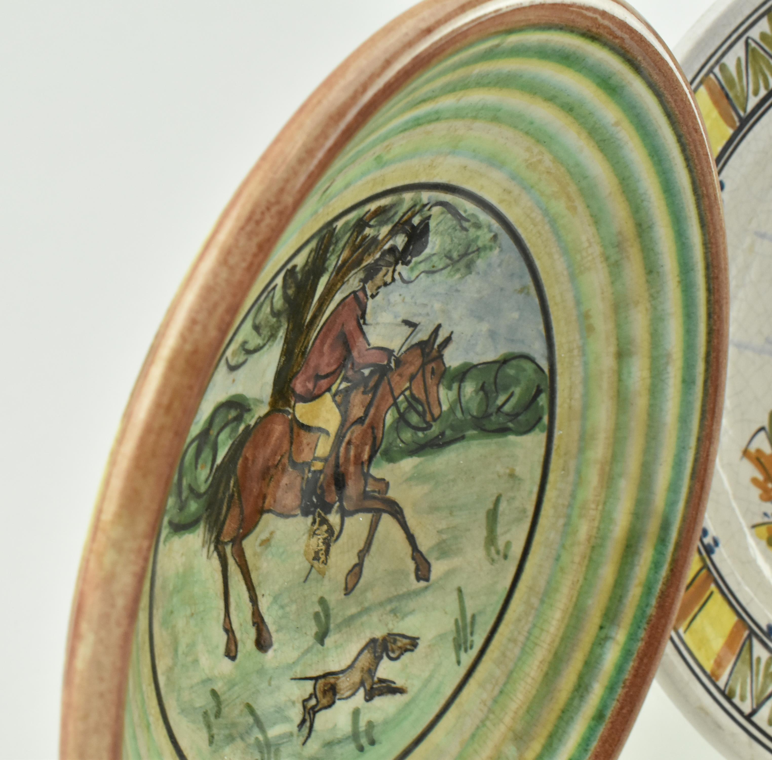COLLECTION OF FOUR VINTAGE MAJOLICA STYLE TIN GLAZED PLATES - Image 4 of 8