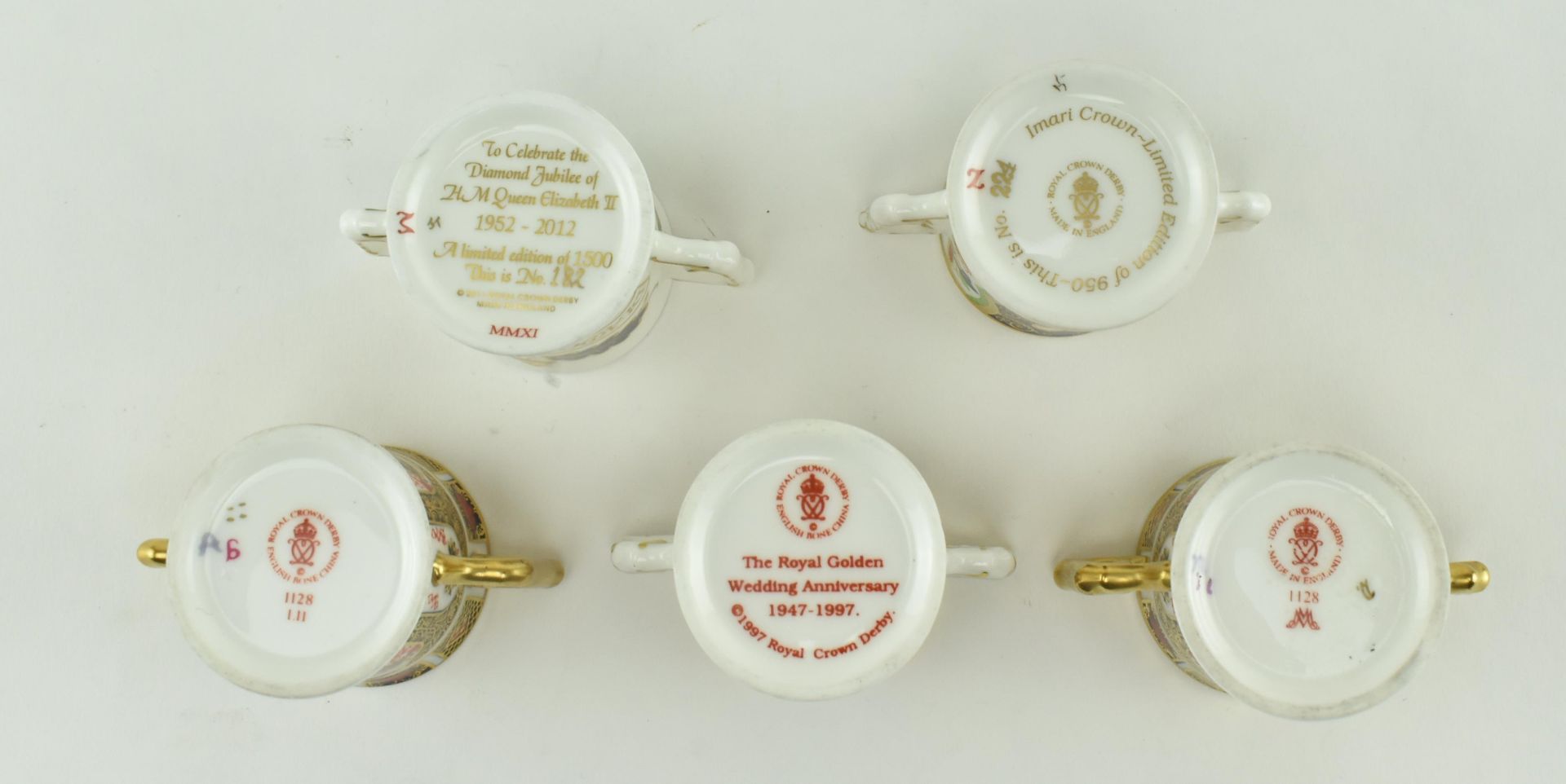 A COLLECTION OF ROYAL CROWN DERBY MINIATURE LOVING CUPS - Image 4 of 8